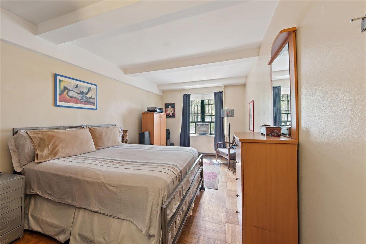 2200 E Tremont Avenue # 5A, Bronx, NY 10462