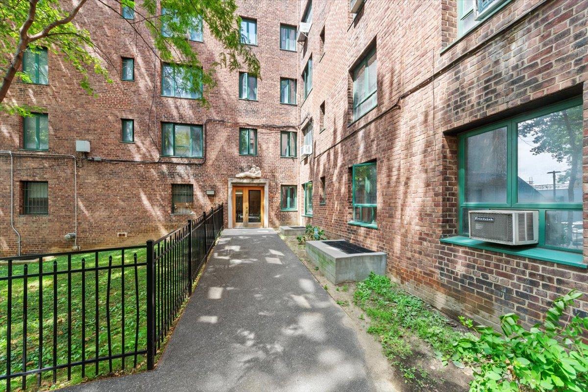 2200 E Tremont Avenue # 5A, Bronx, NY 10462