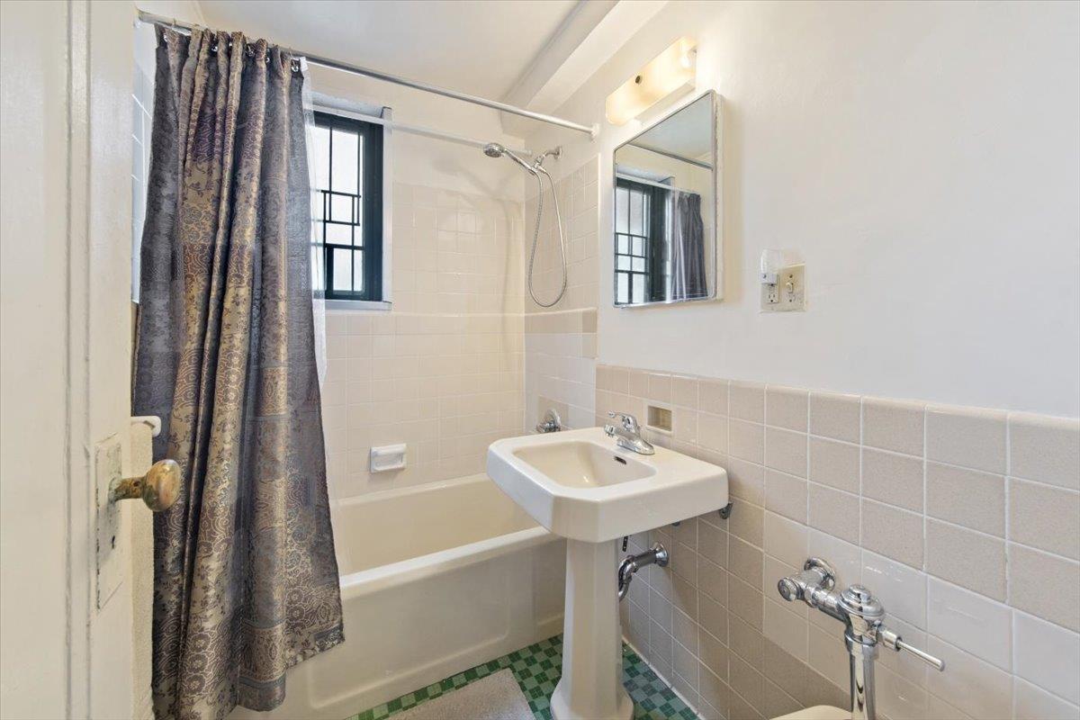 2200 E Tremont Avenue # 5A, Bronx, NY 10462