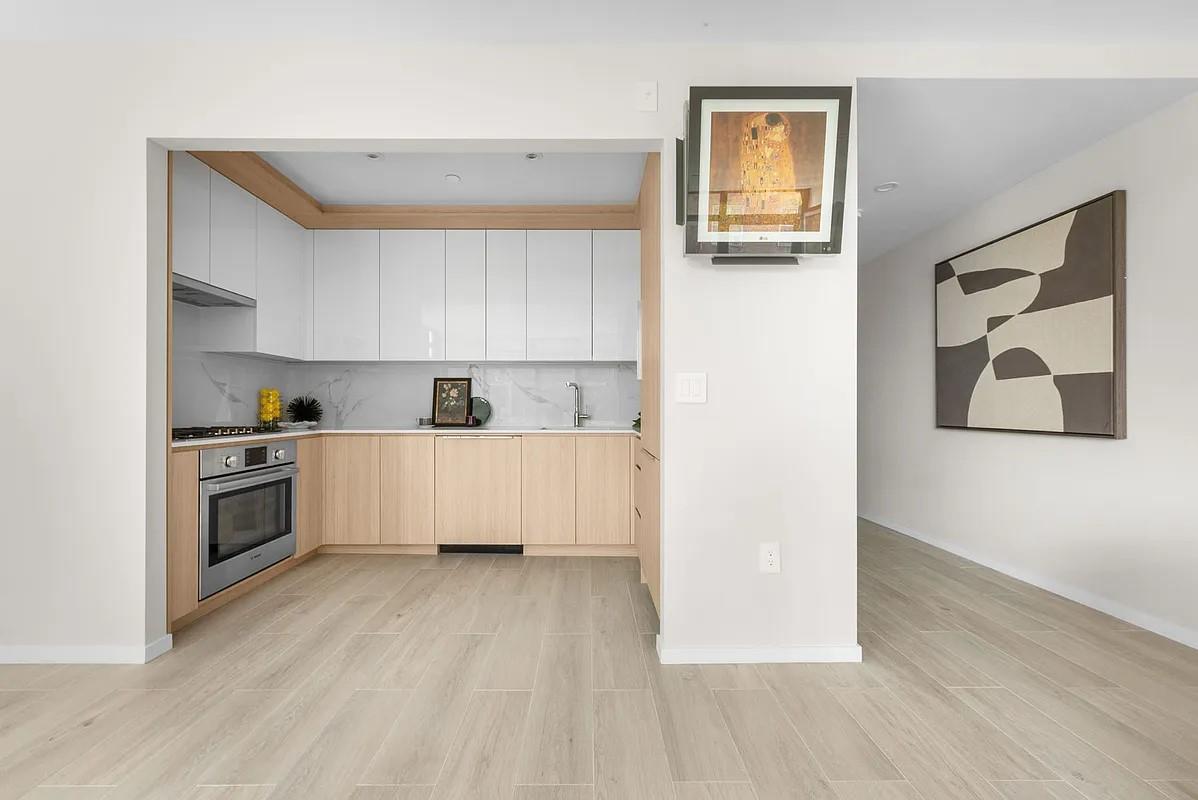 40-22 61st street # 2F, Woodside, NY 10377