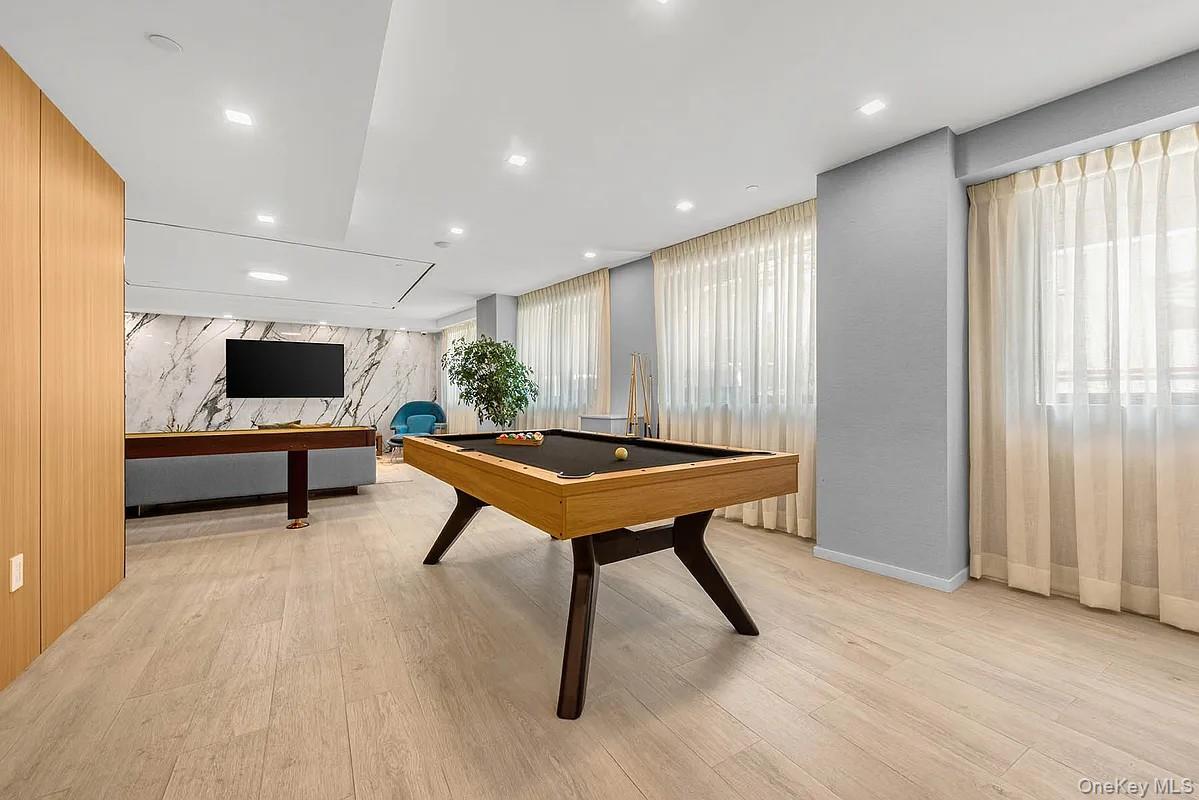 40-22 61st street # 2F, Woodside, NY 10377