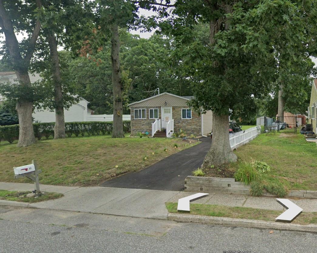 33 Selden Boulevard, Centereach, NY 11720