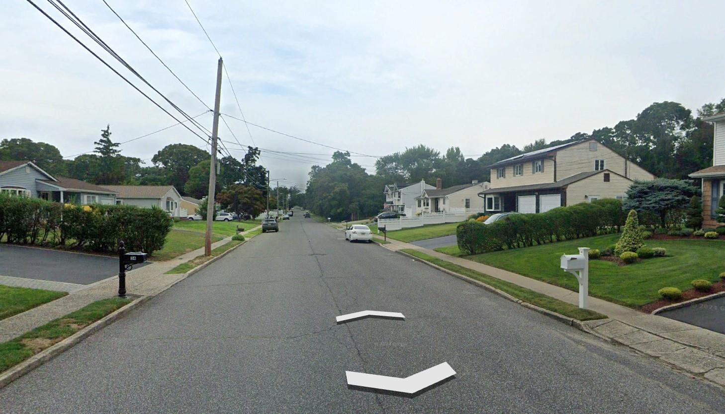 33 Selden Boulevard, Centereach, NY 11720
