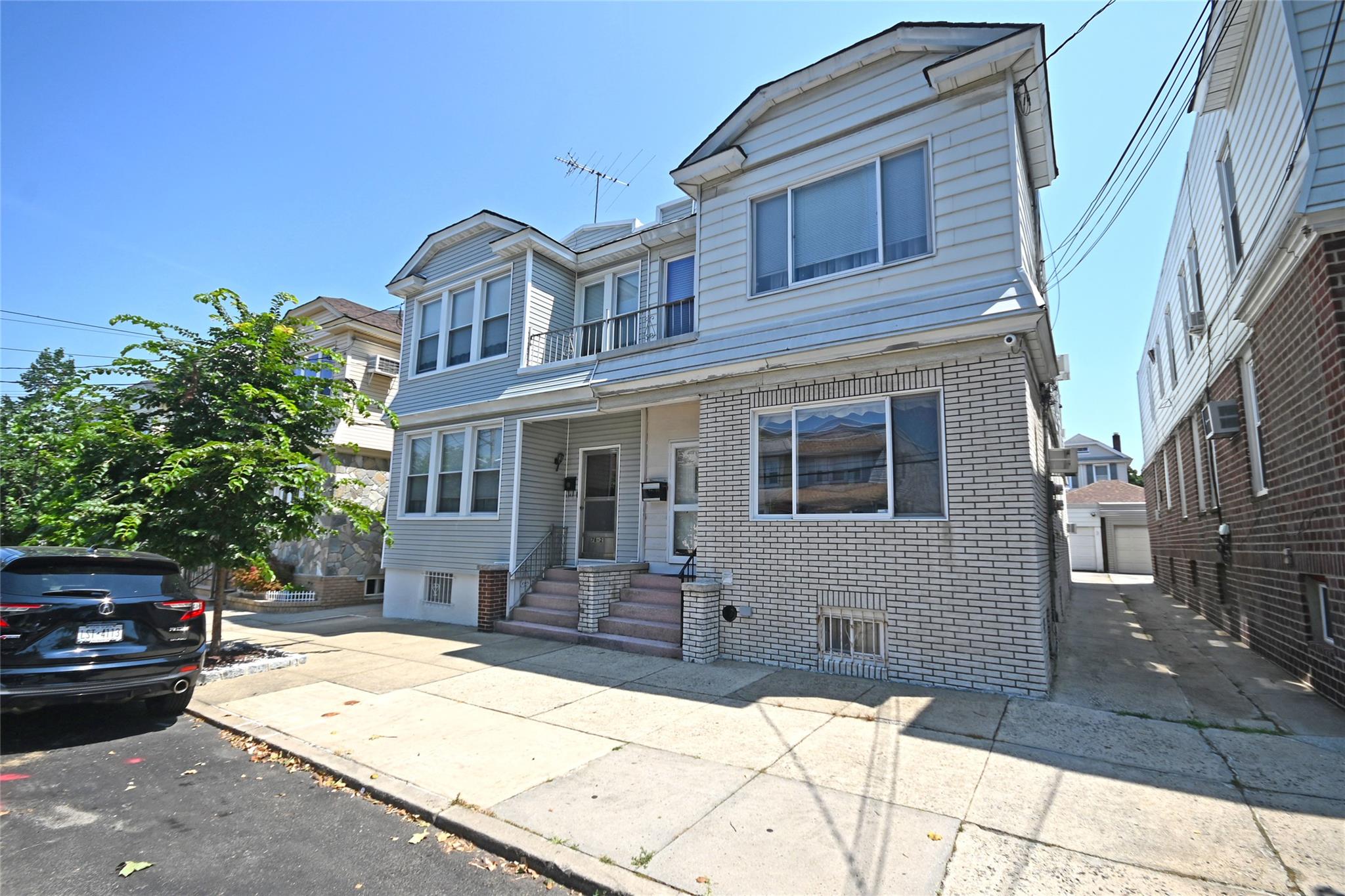 7823 85th Street, Glendale, NY 11385