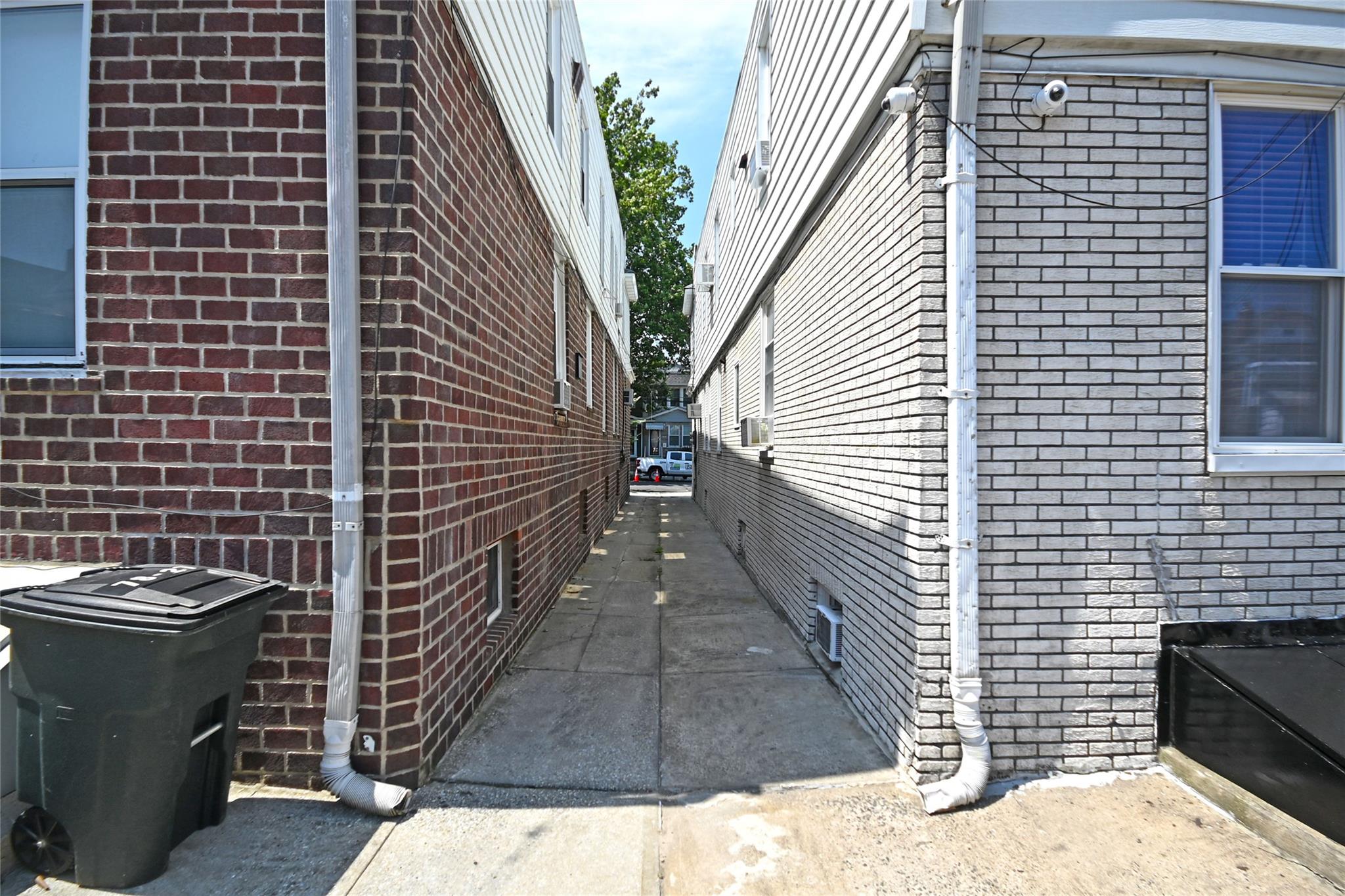 7823 85th Street, Glendale, NY 11385