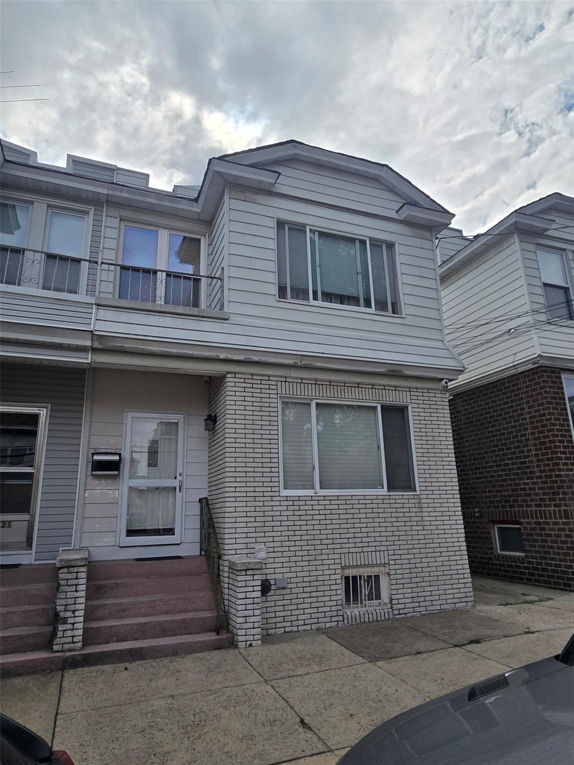 7823 85th Street, Glendale, NY 11385