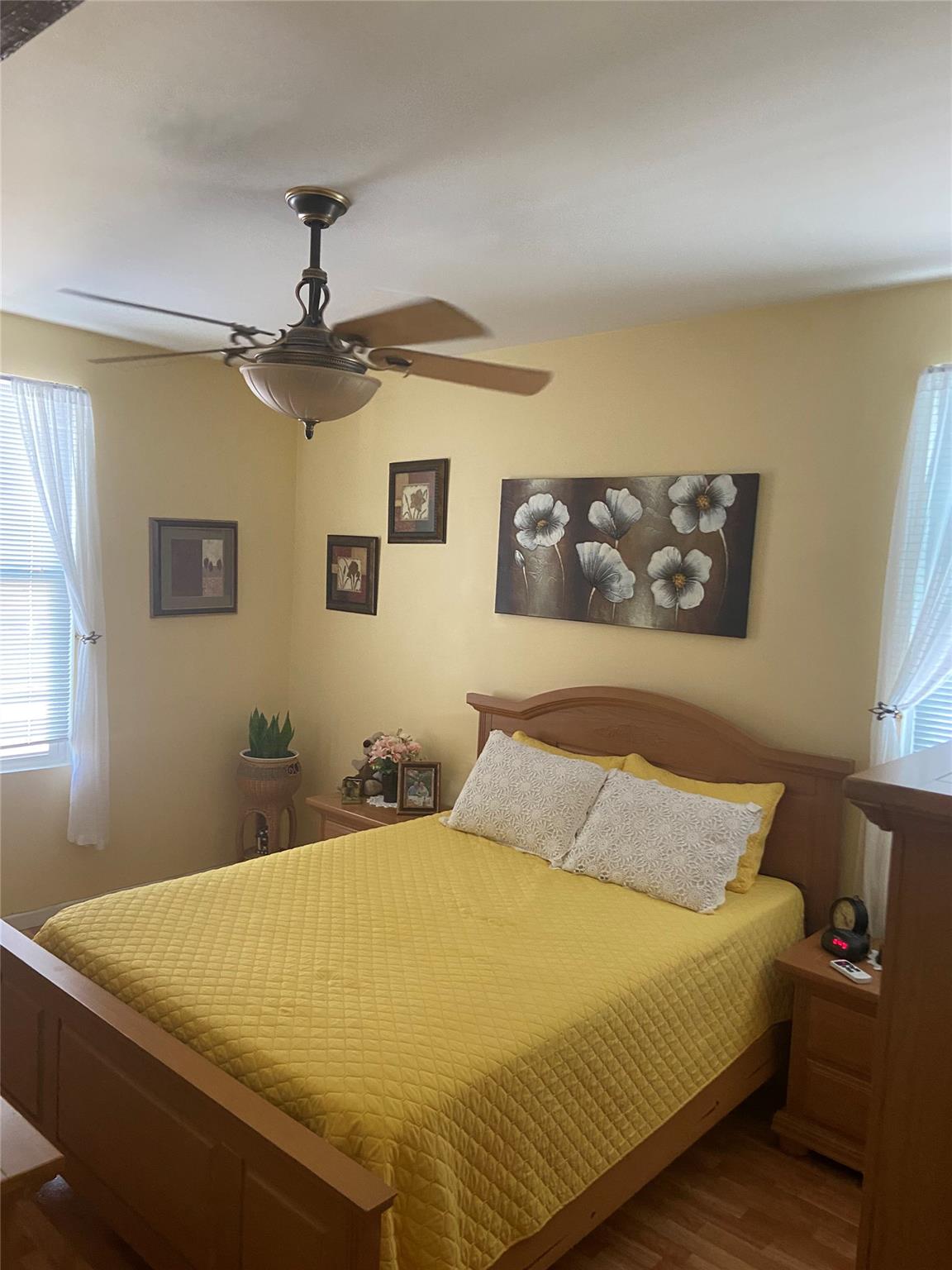 7823 85th Street, Glendale, NY 11385