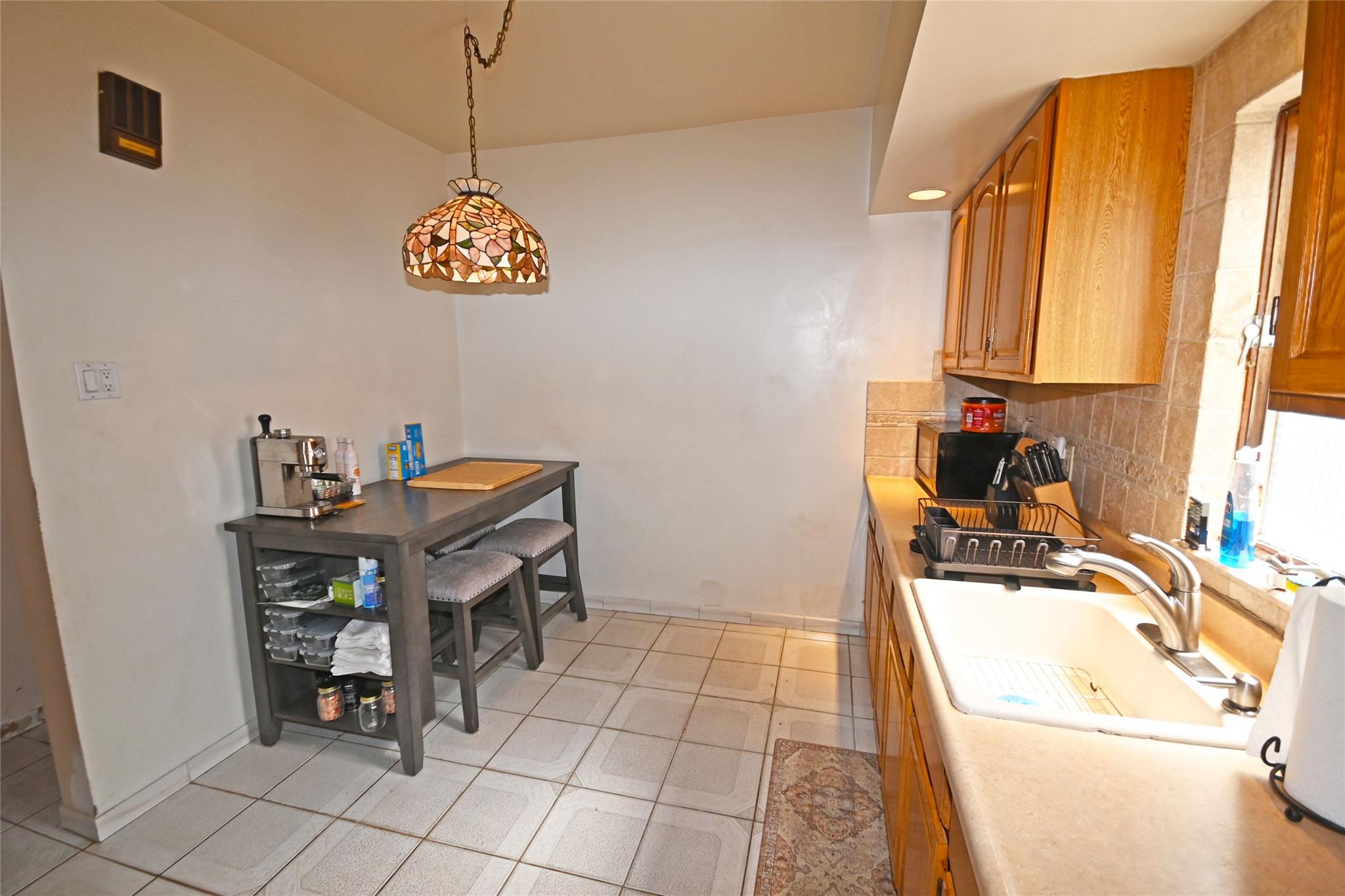 7823 85th Street, Glendale, NY 11385