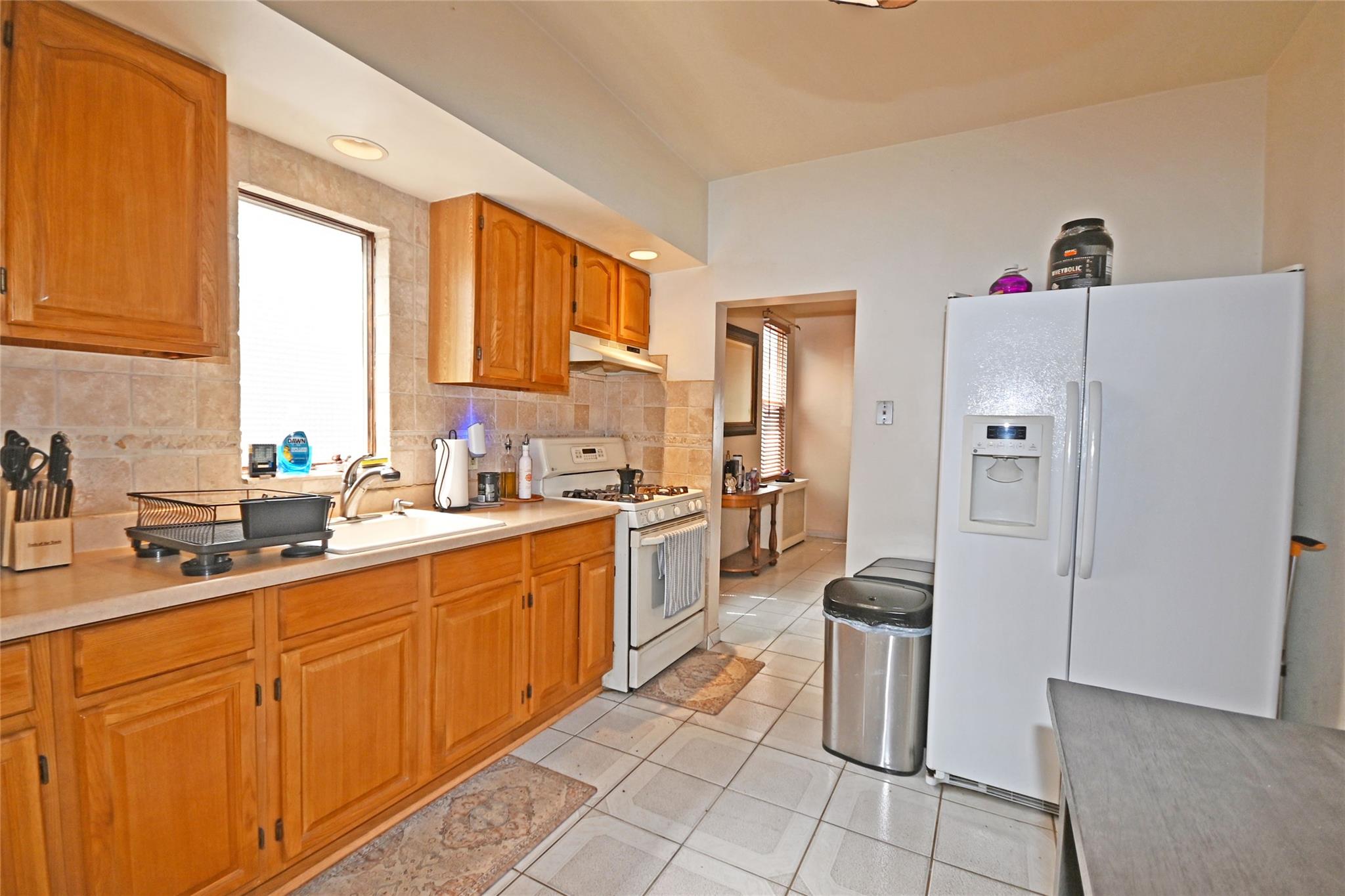 7823 85th Street, Glendale, NY 11385