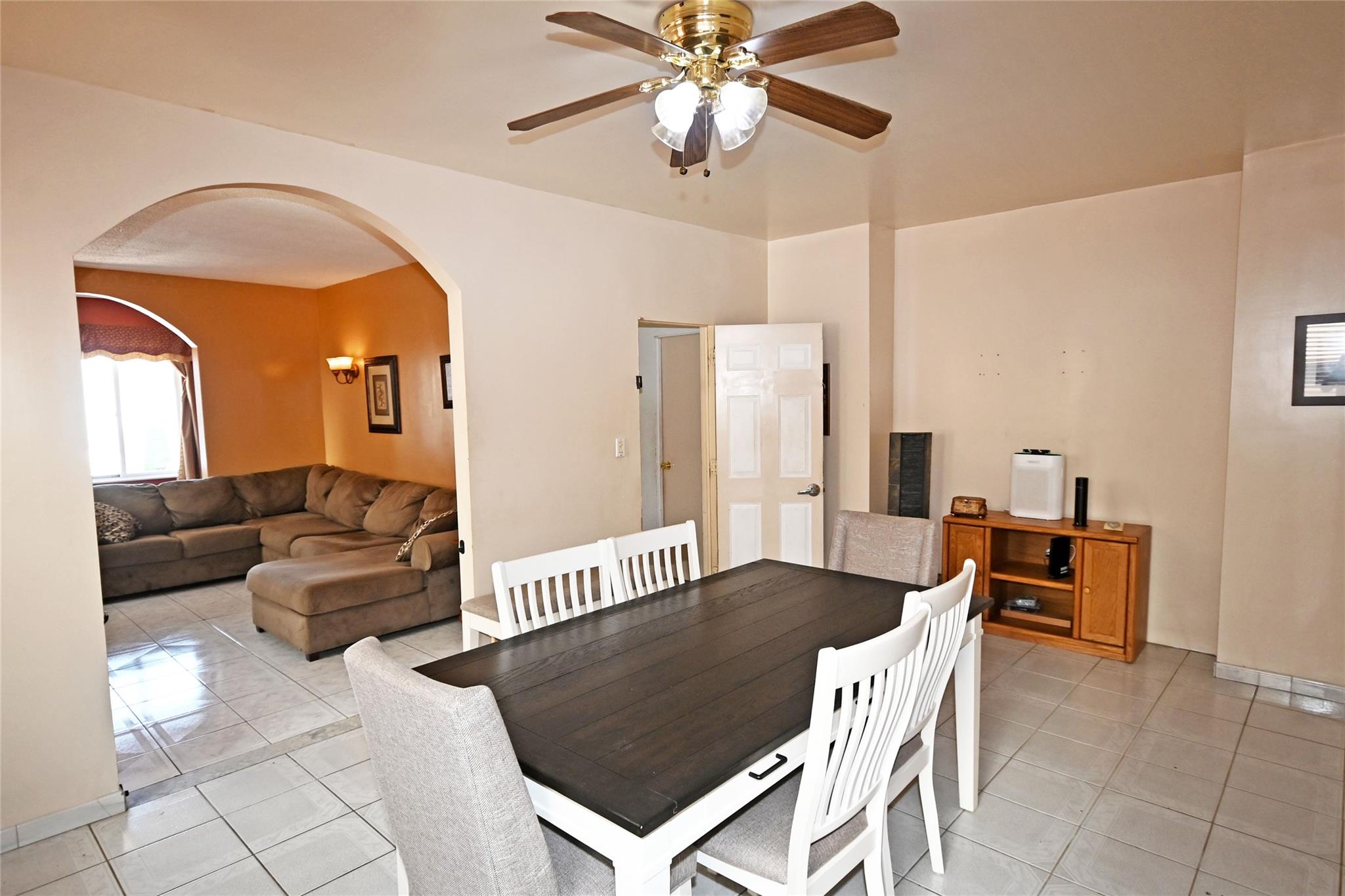 7823 85th Street, Glendale, NY 11385