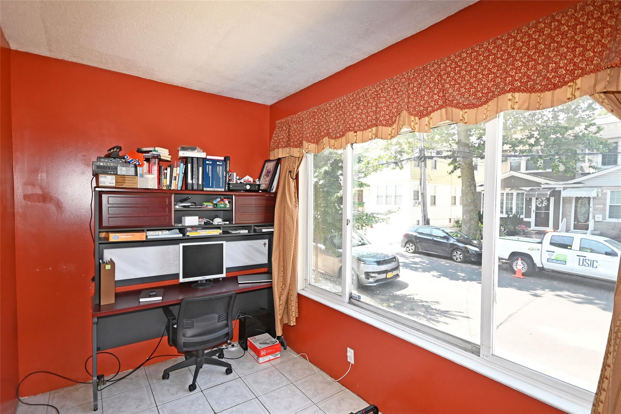 7823 85th Street, Glendale, NY 11385