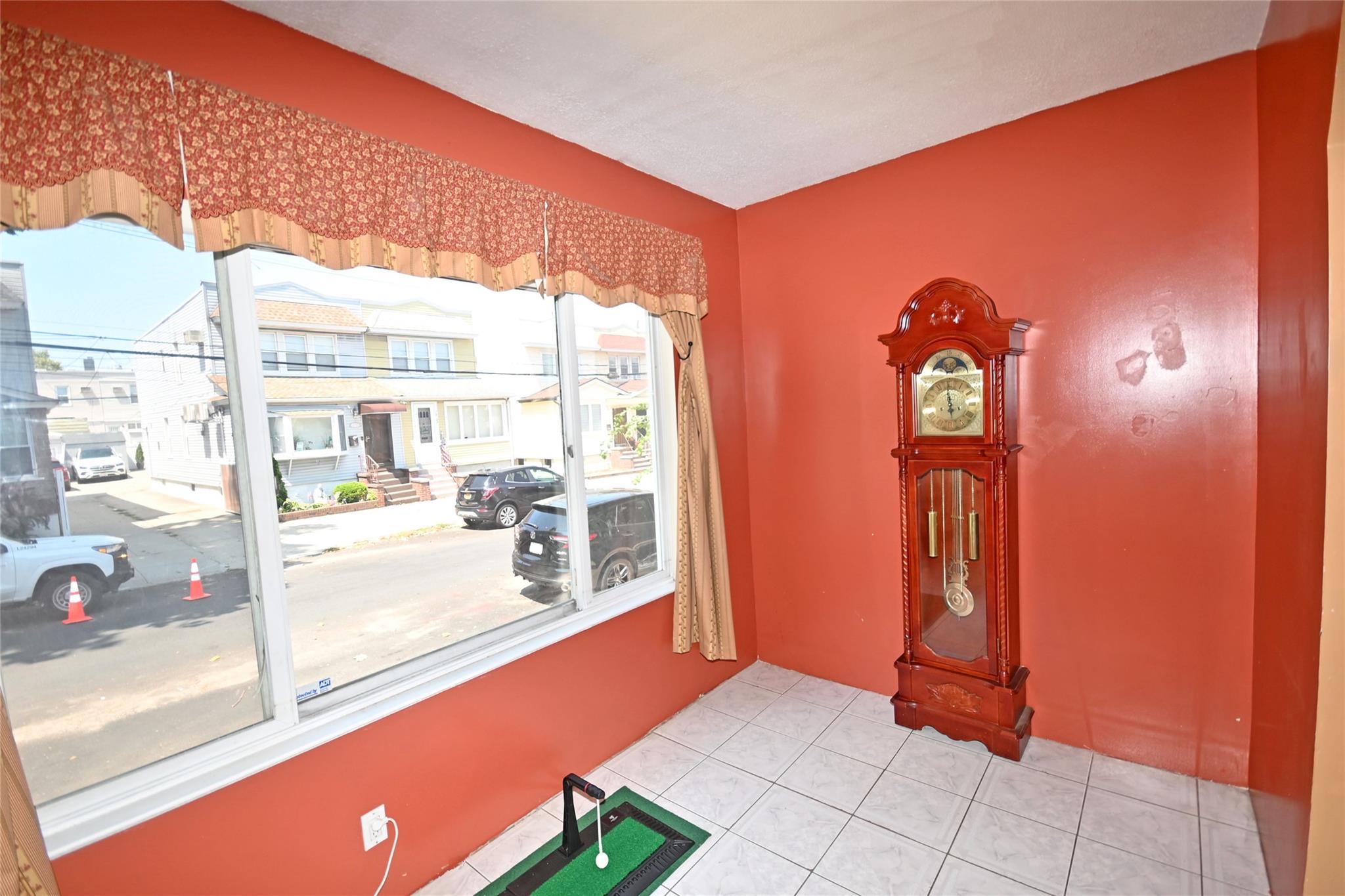 7823 85th Street, Glendale, NY 11385