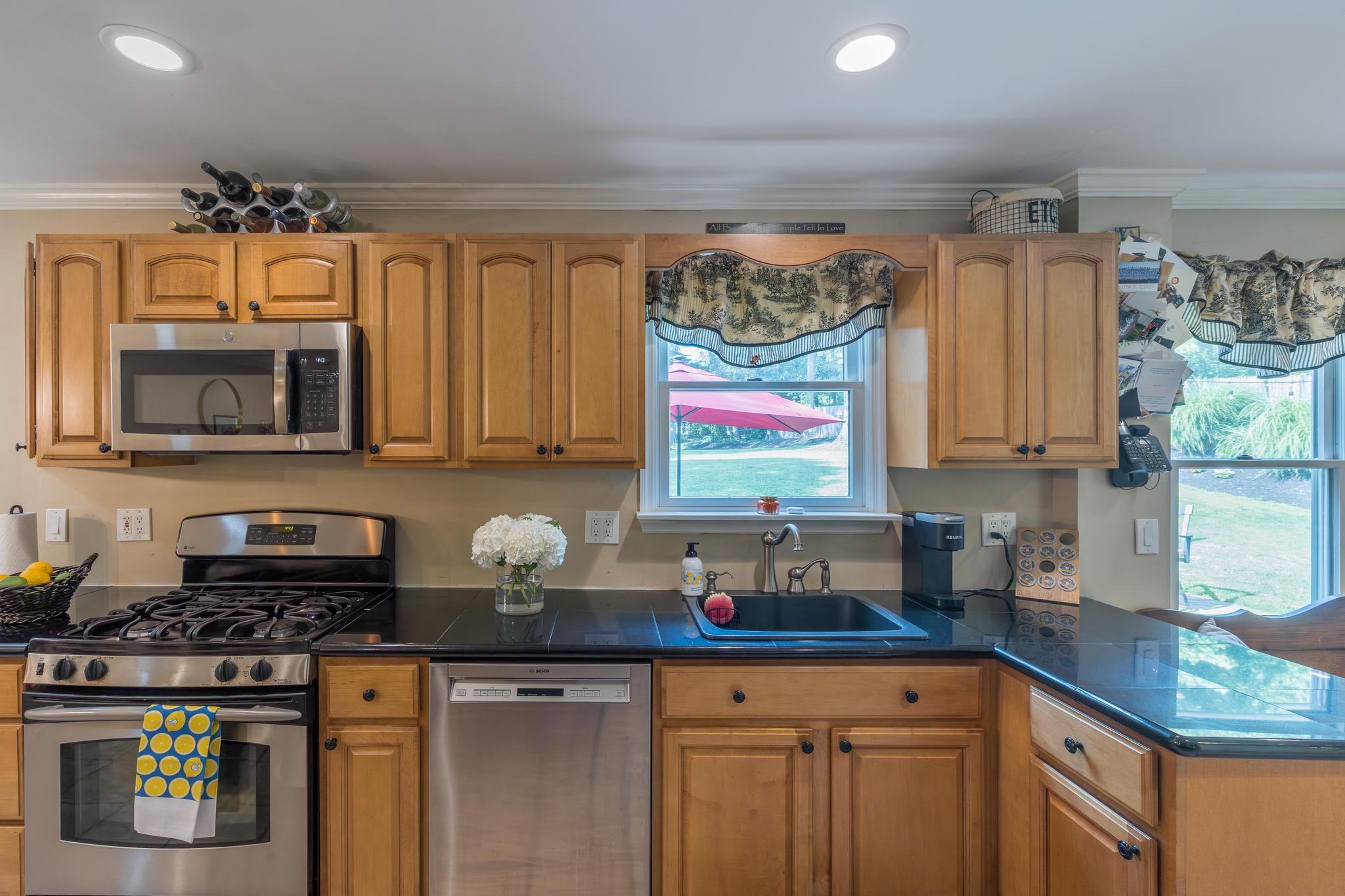 5 Monett Place, Greenlawn, NY 11740