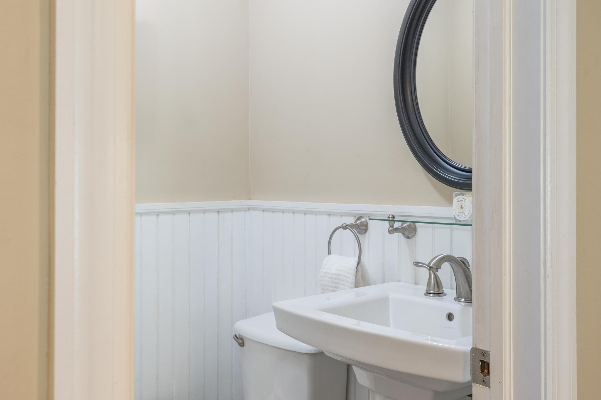 5 Monett Place, Greenlawn, NY 11740