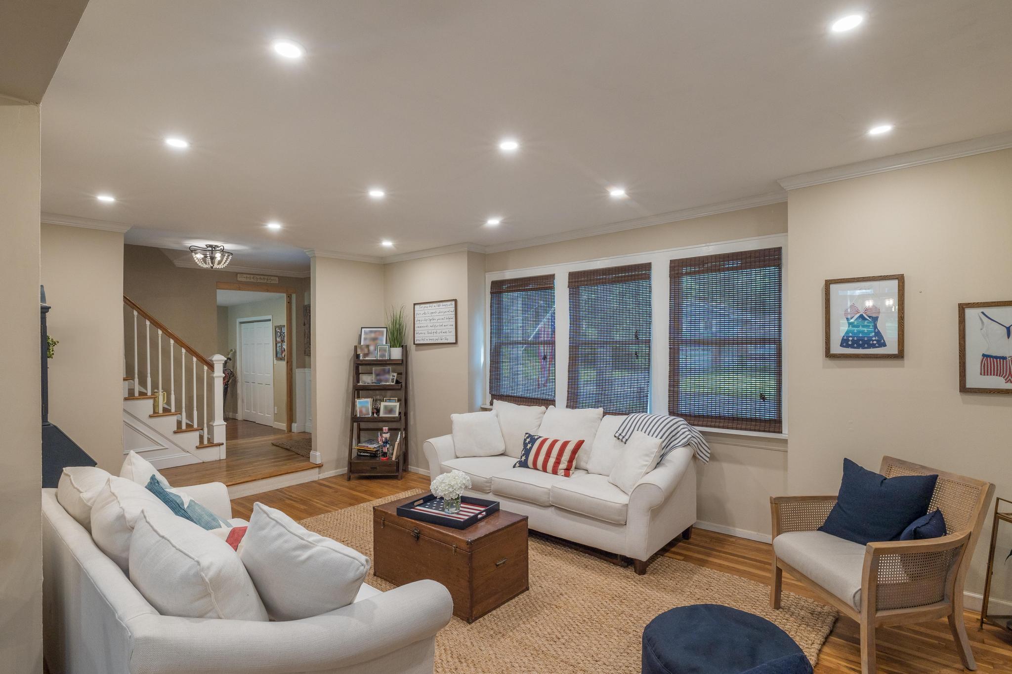 5 Monett Place, Greenlawn, NY 11740