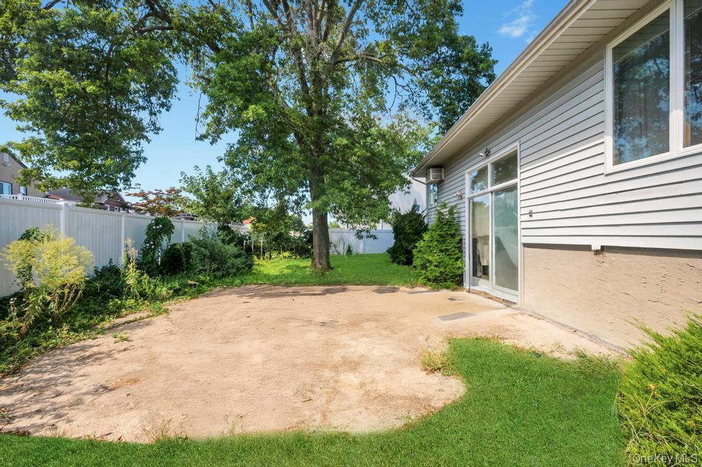 710 Fishermans Road, Baldwin, NY 11510