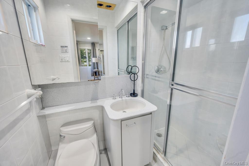 710 Fishermans Road, Baldwin, NY 11510