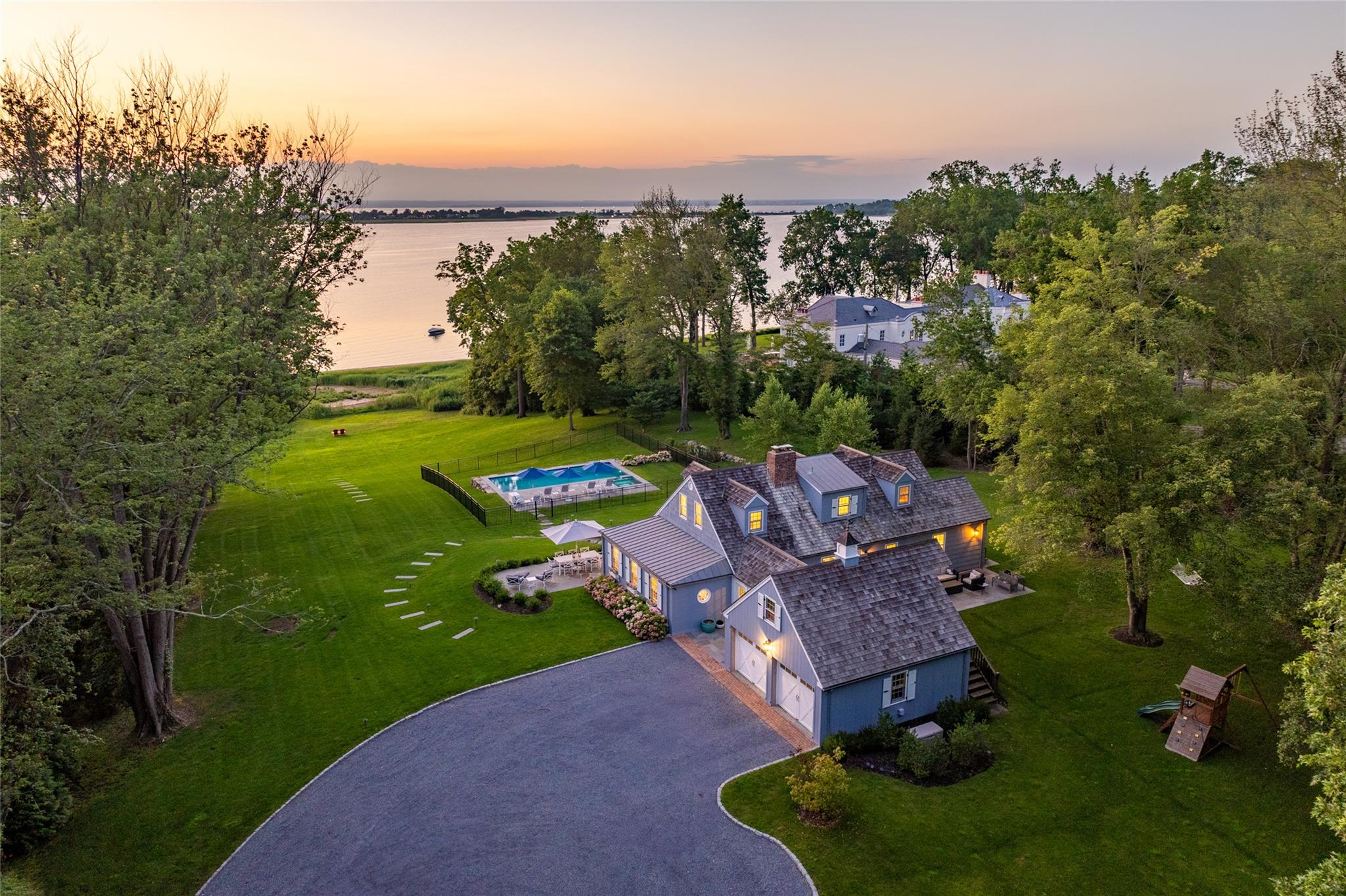 527 Centre Island Road, Centre Island, NY 11771