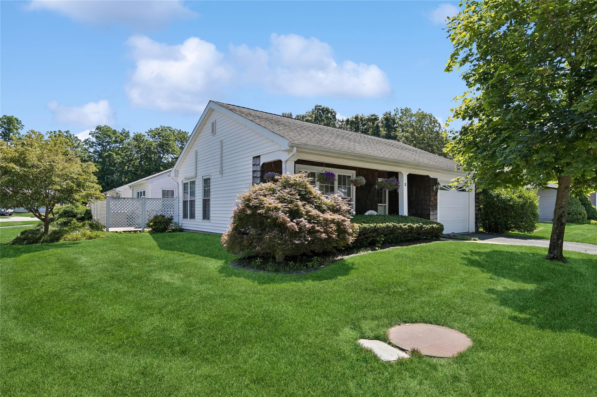 2 Lamont Road, Ridge, NY 11961