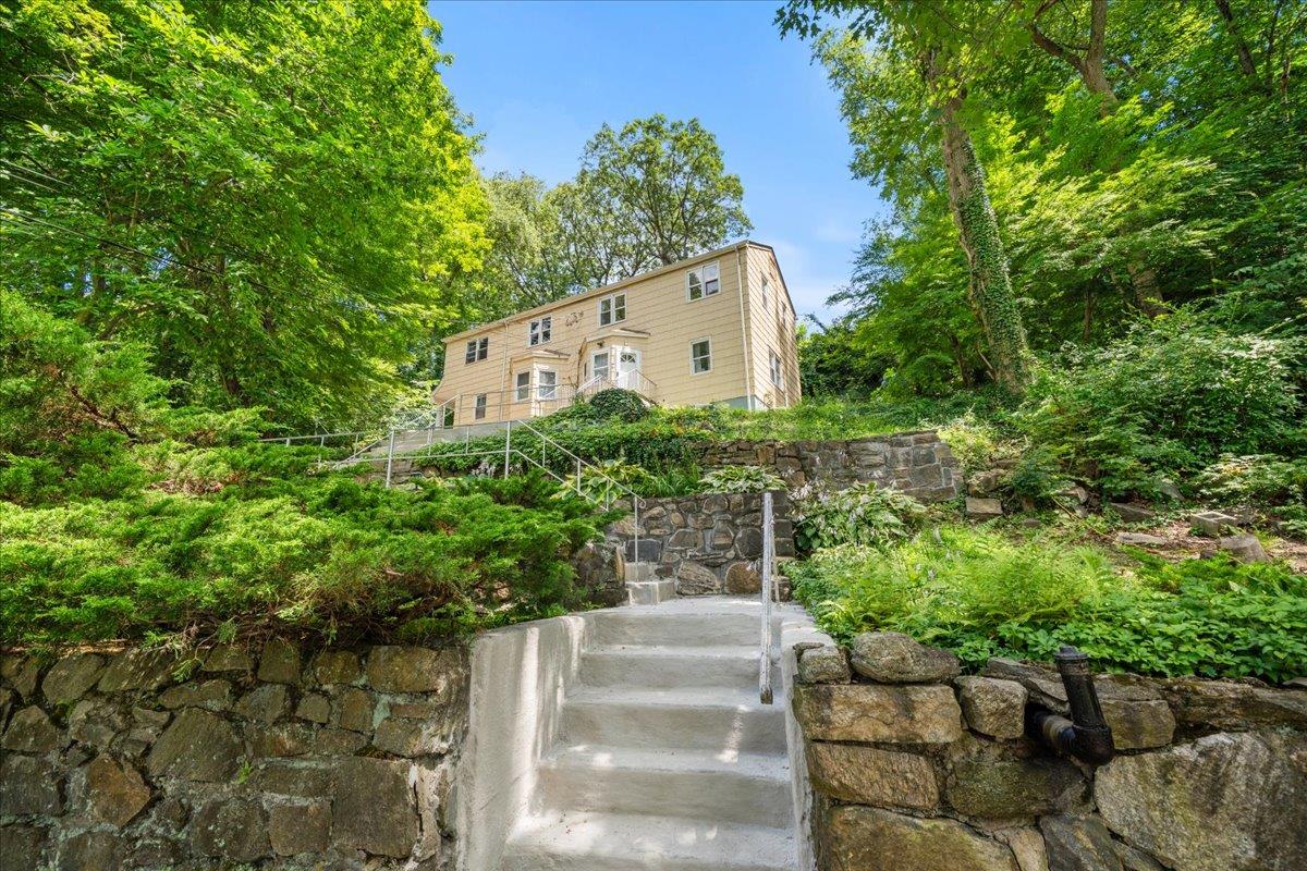 46 Washington Avenue N, White Plains, NY 10603