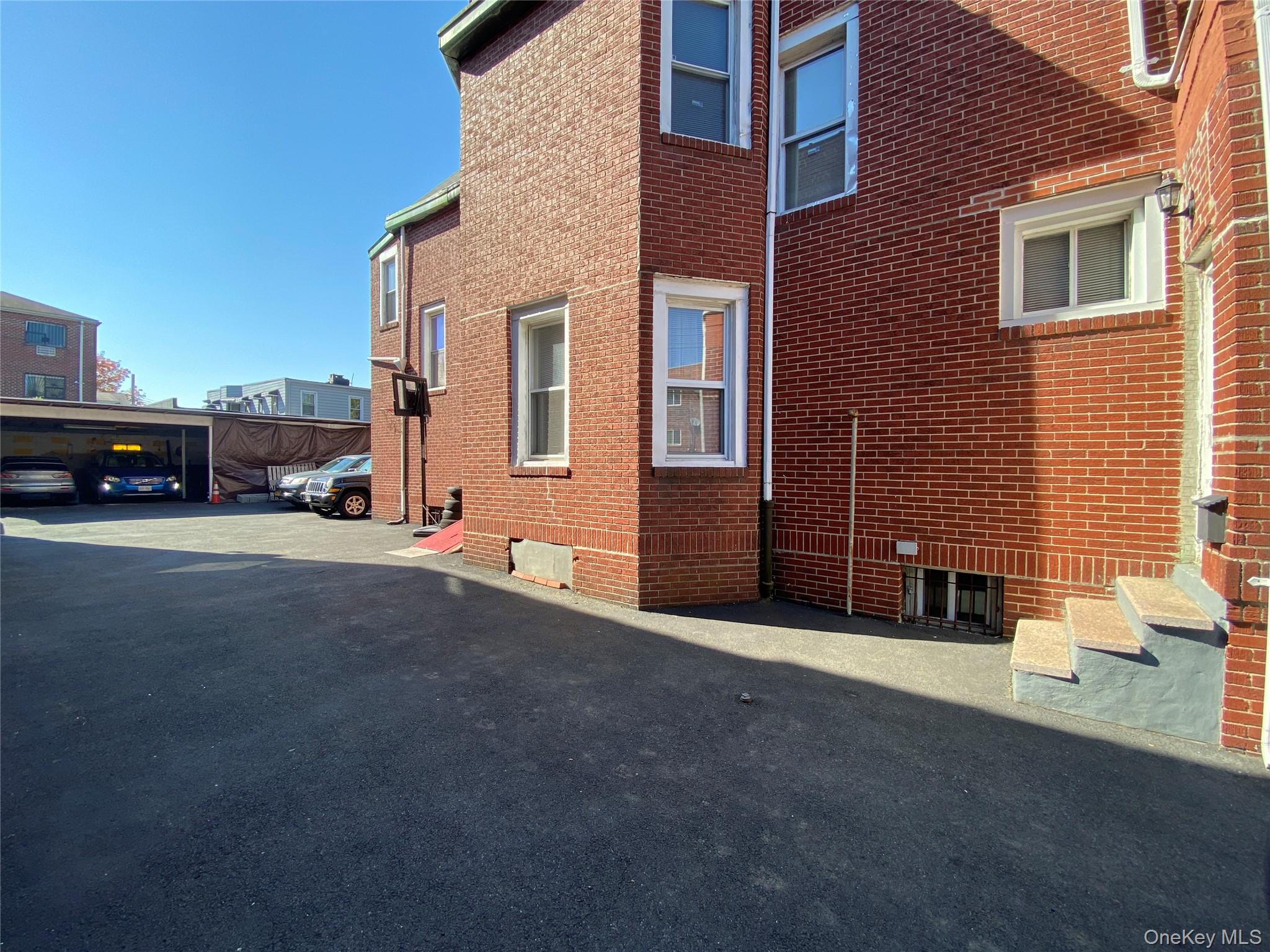 638 E 227th Street, Bronx, NY 10466