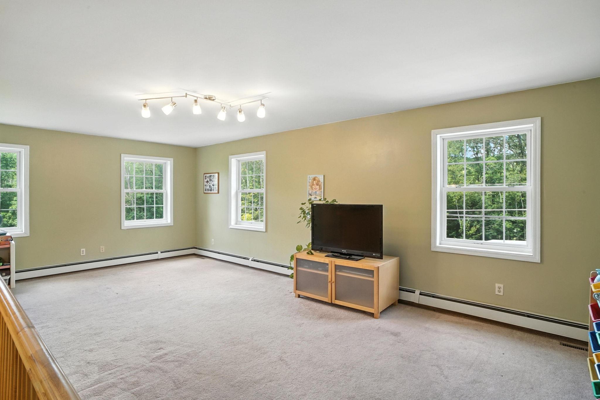 37 Sycamore Trail, Wurtsboro, NY 12790