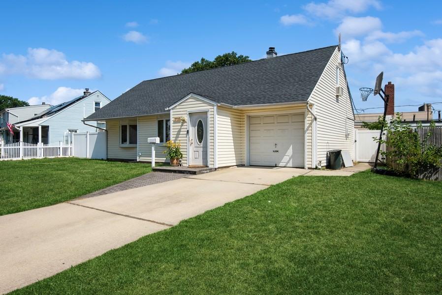 3723 Fiddler Lane, Bethpage, NY 11714