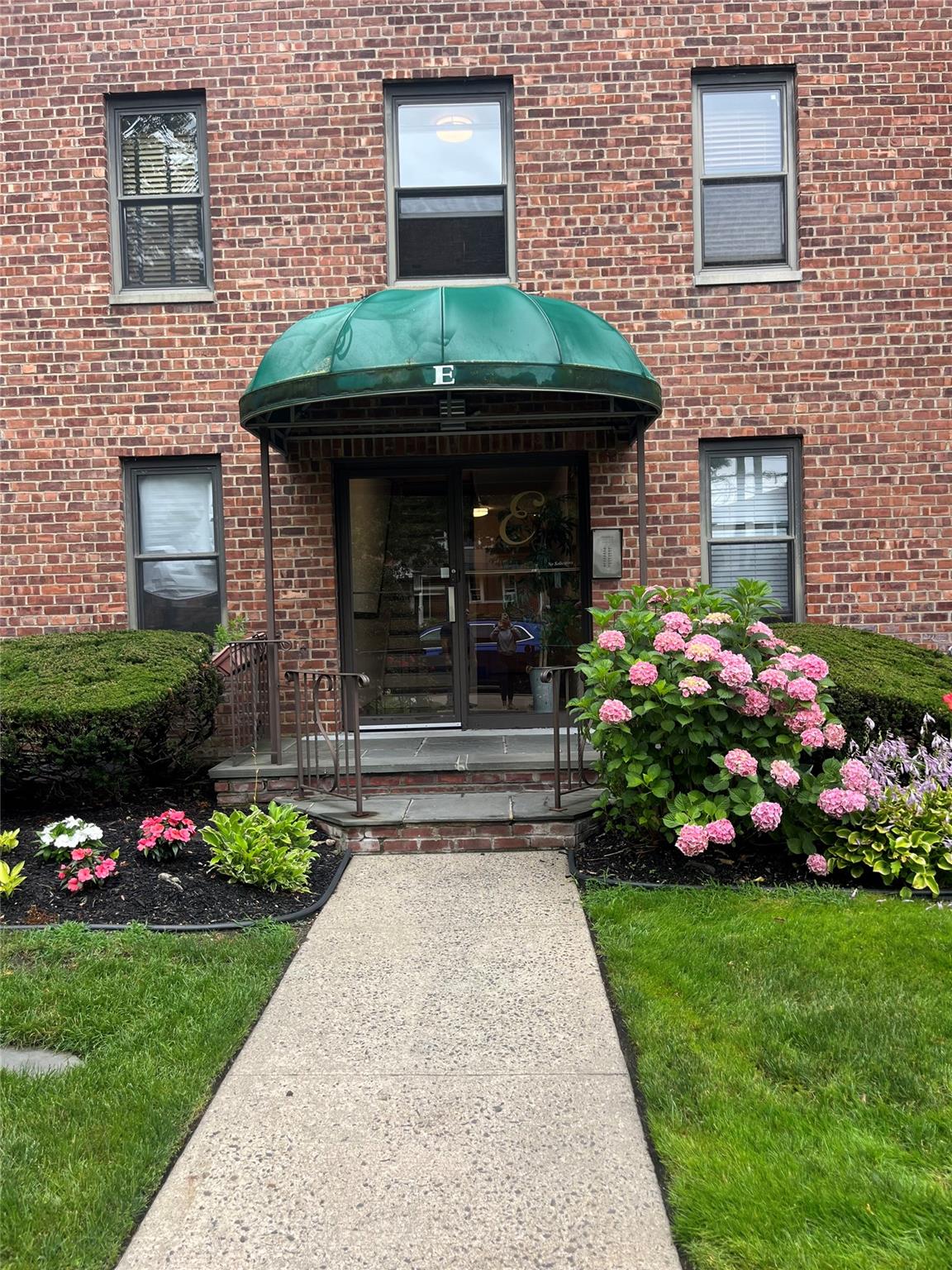 320 Atlantic # E3, East Rockaway, NY 11518