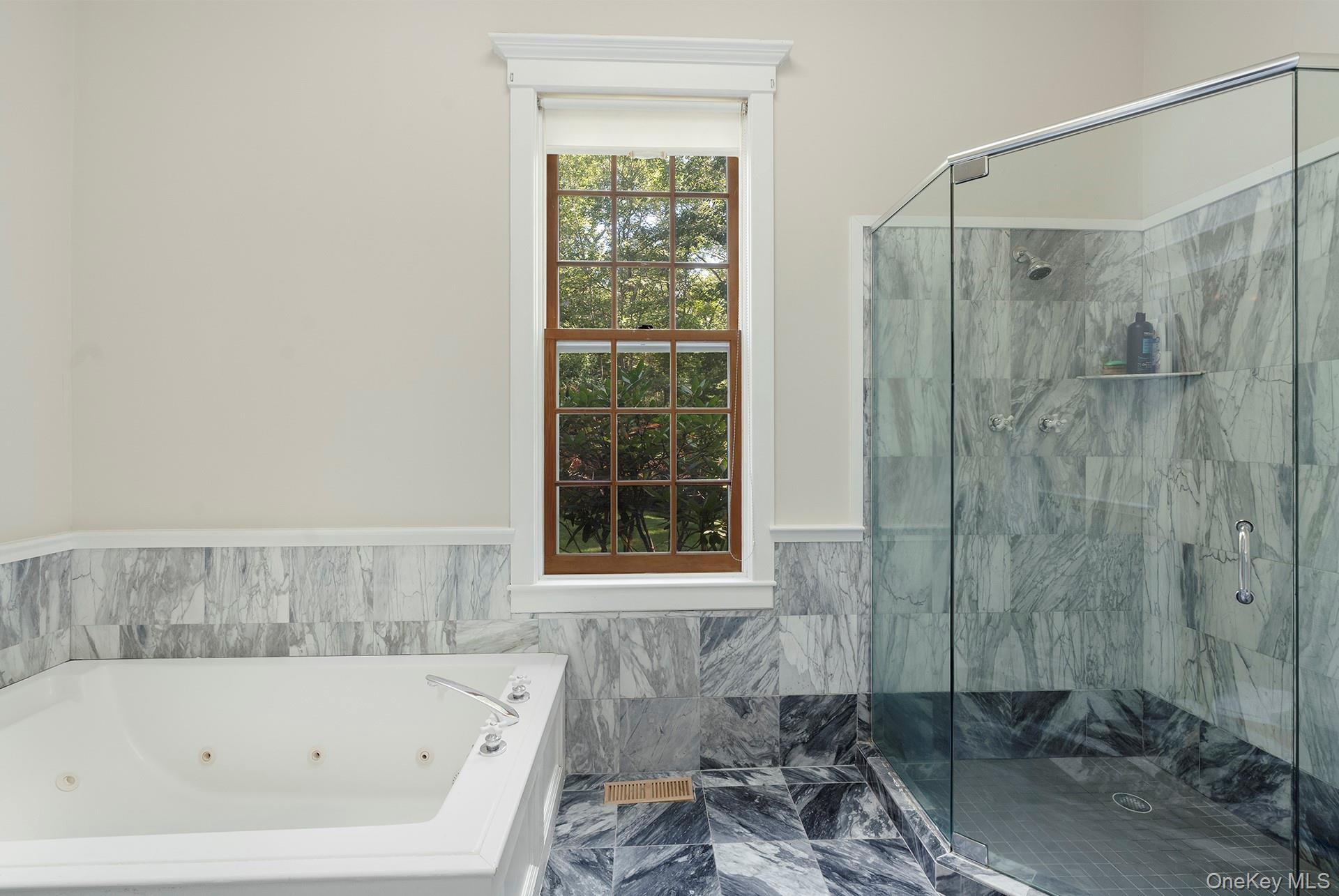 2 Old Hollow Lane, East Hampton, NY 11937