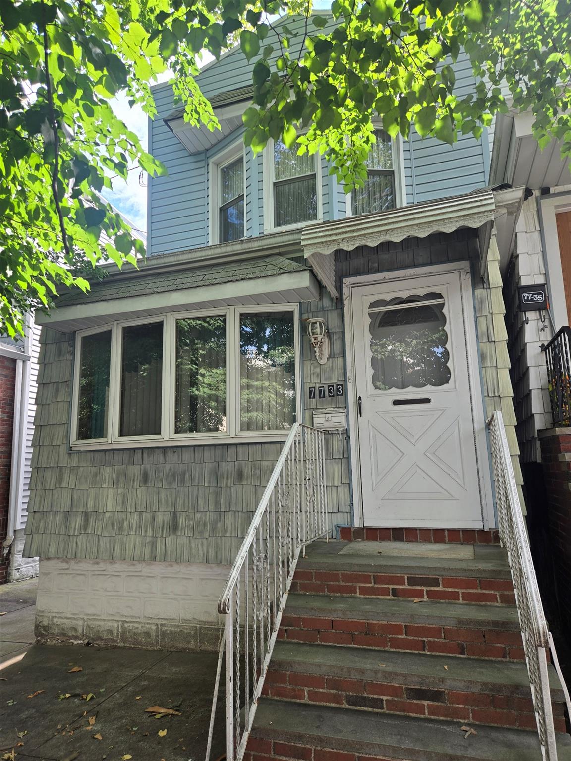 7733 79th Street, Glendale, NY 11385