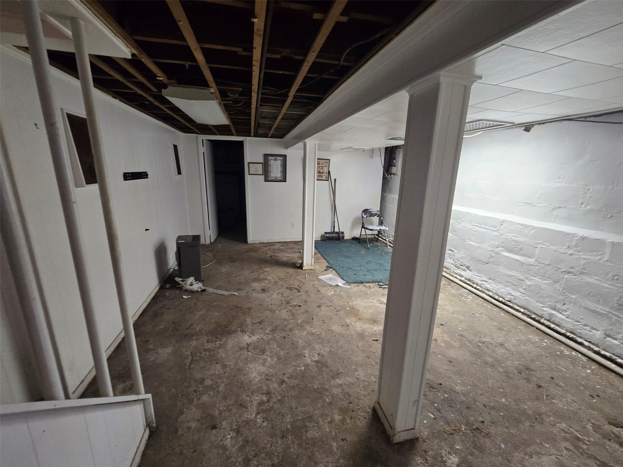 7733 79th Street, Glendale, NY 11385