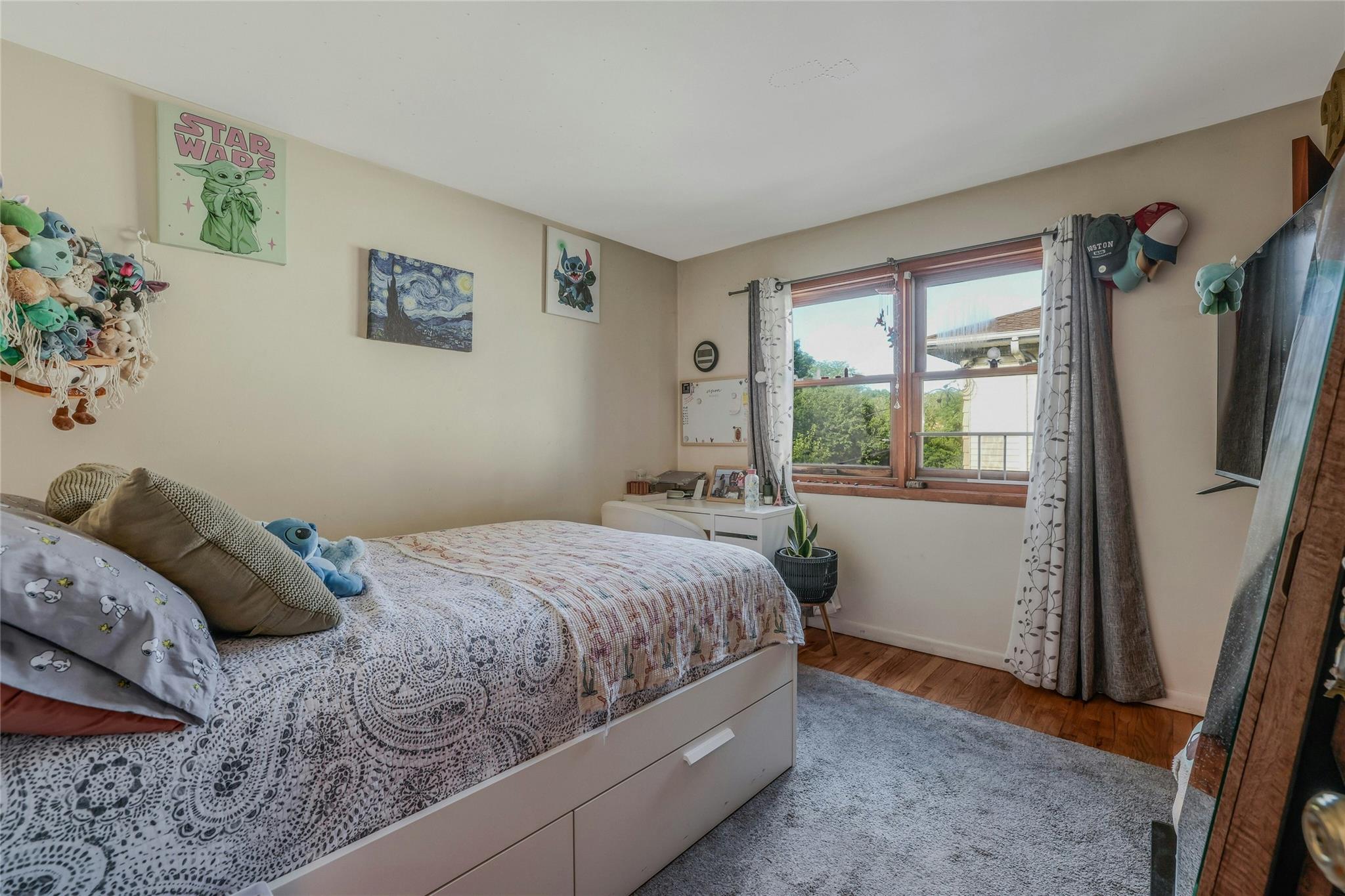 14 Long Branch Road, Glen Cove, NY 11542