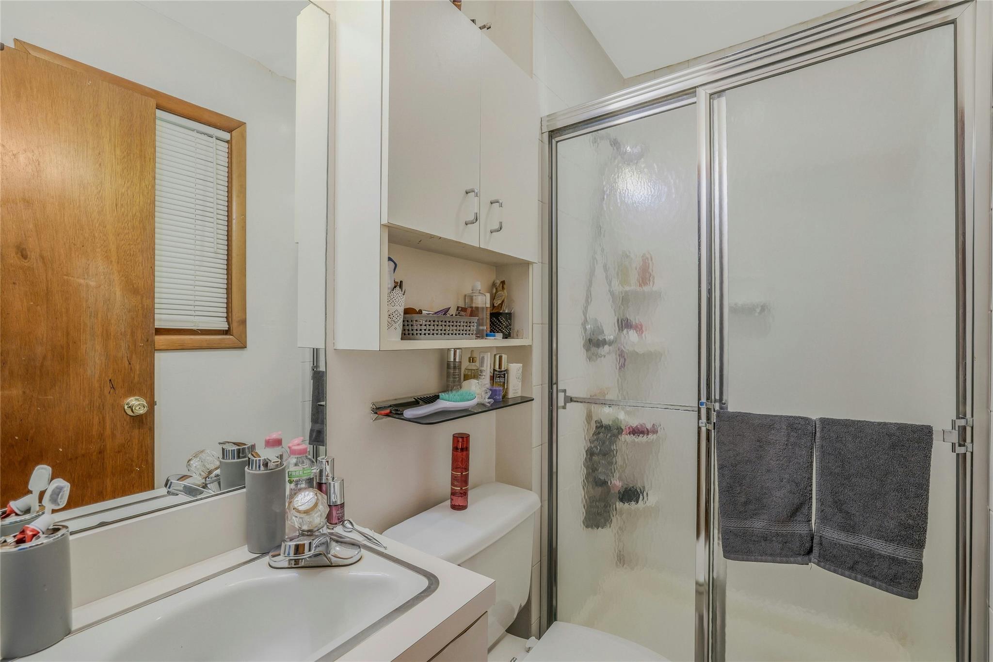 14 Long Branch Road, Glen Cove, NY 11542