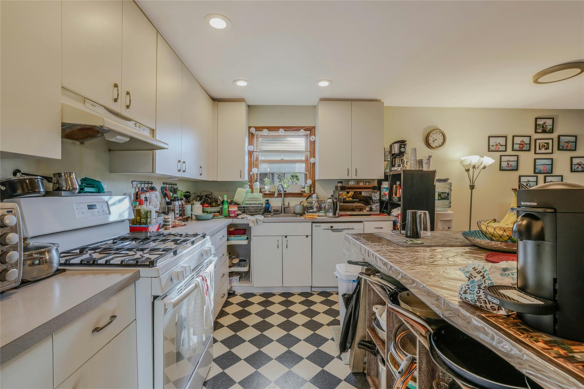 14 Long Branch Road, Glen Cove, NY 11542