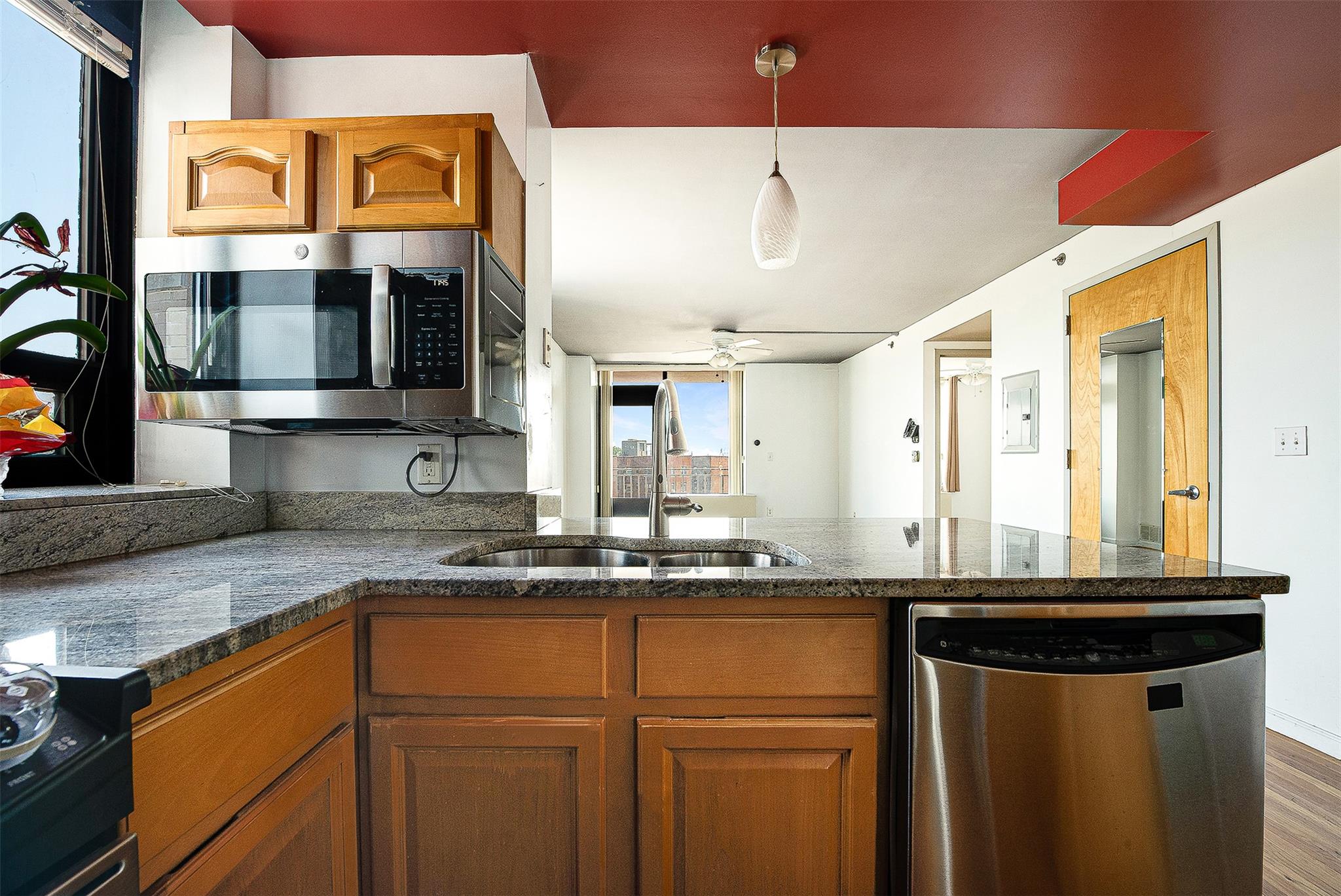 116-24 Grosvenor Lane # 8D, Kew Gardens, NY 11415