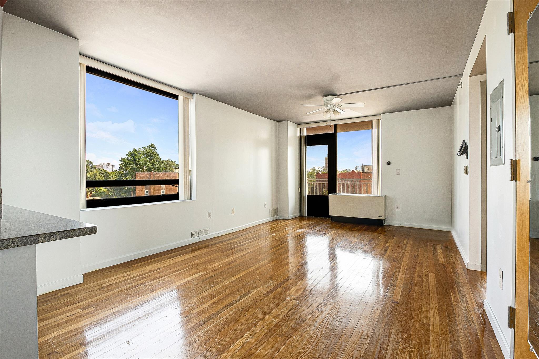 116-24 Grosvenor Lane # 8D, Kew Gardens, NY 11415