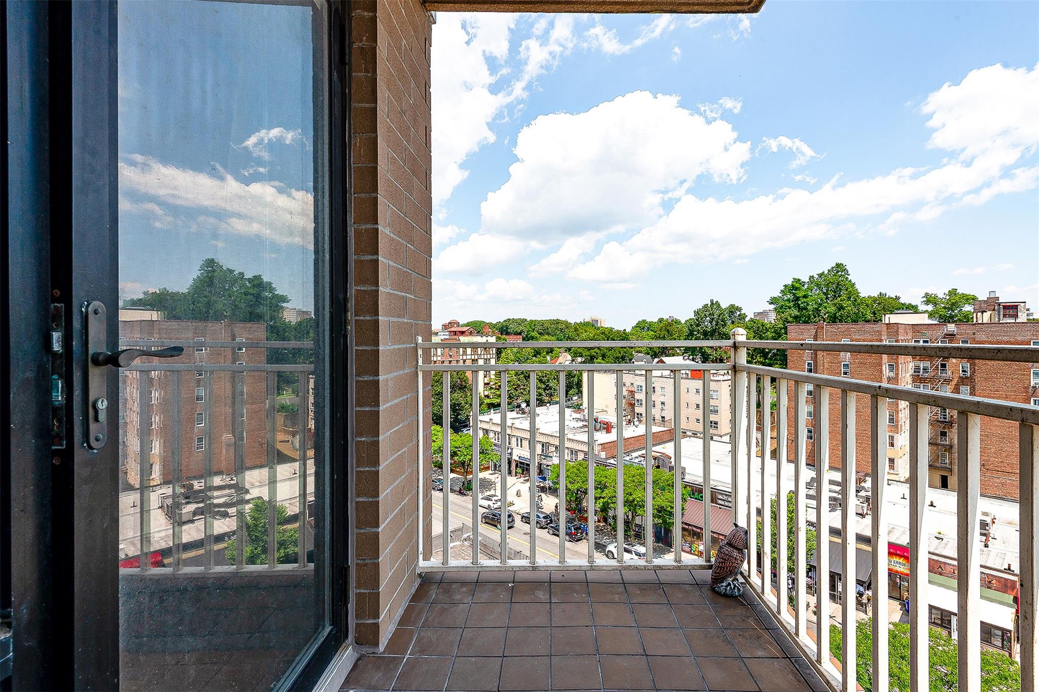 116-24 Grosvenor Lane # 8D, Kew Gardens, NY 11415