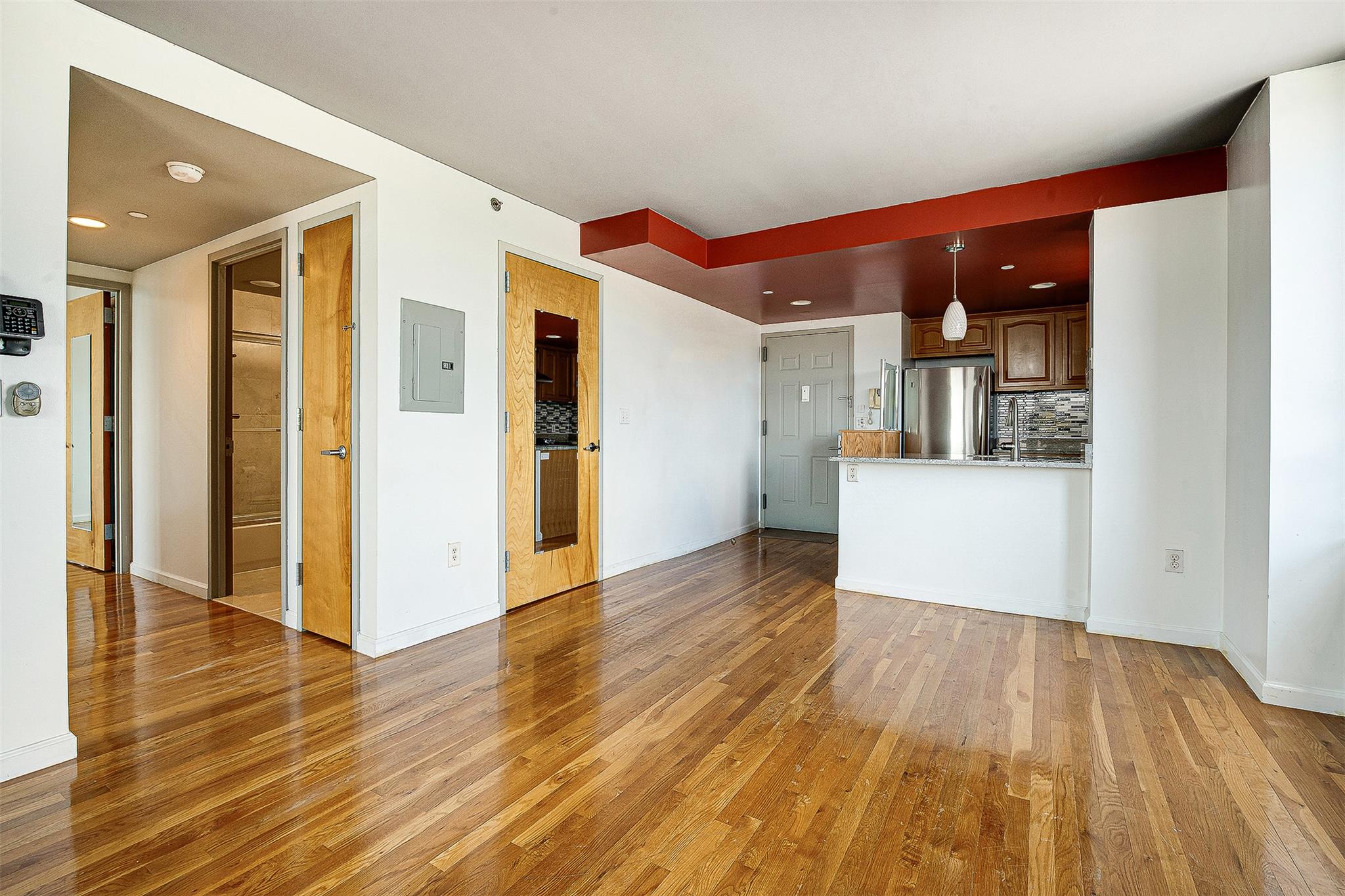 116-24 Grosvenor Lane # 8D, Kew Gardens, NY 11415