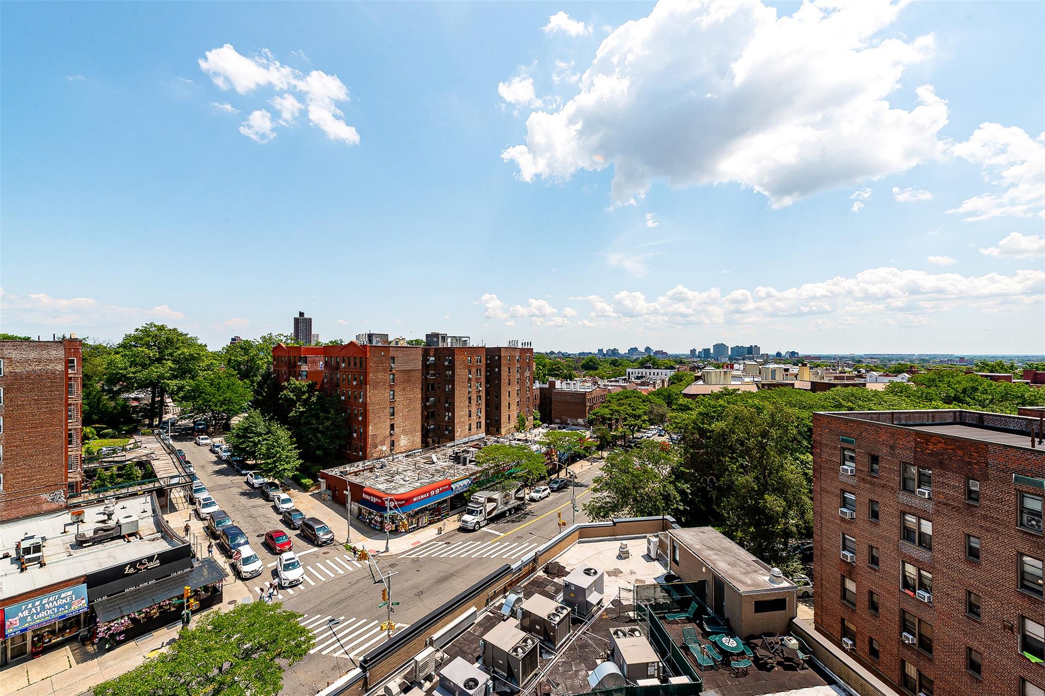 116-24 Grosvenor Lane # 8D, Kew Gardens, NY 11415