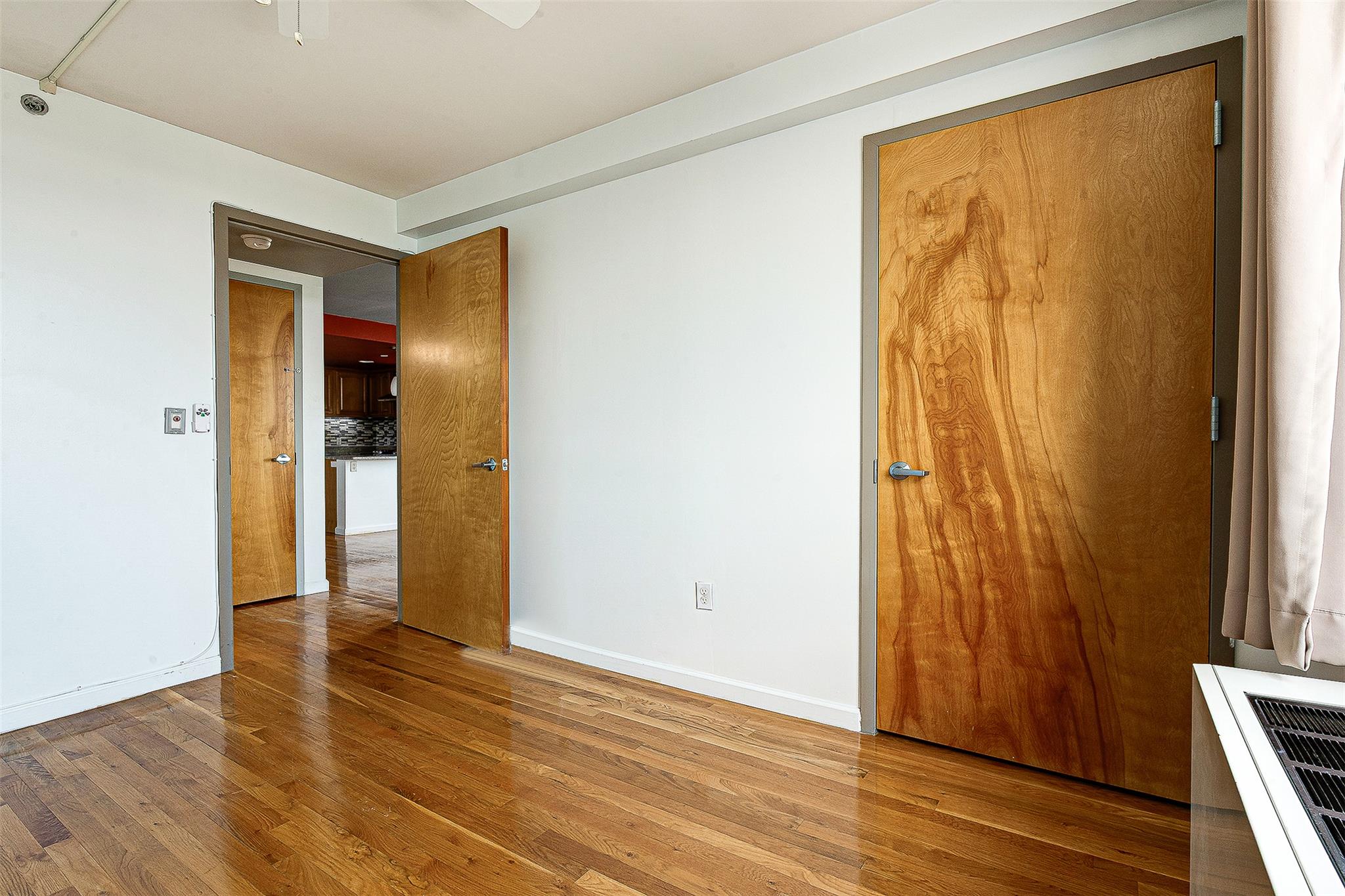 116-24 Grosvenor Lane # 8D, Kew Gardens, NY 11415