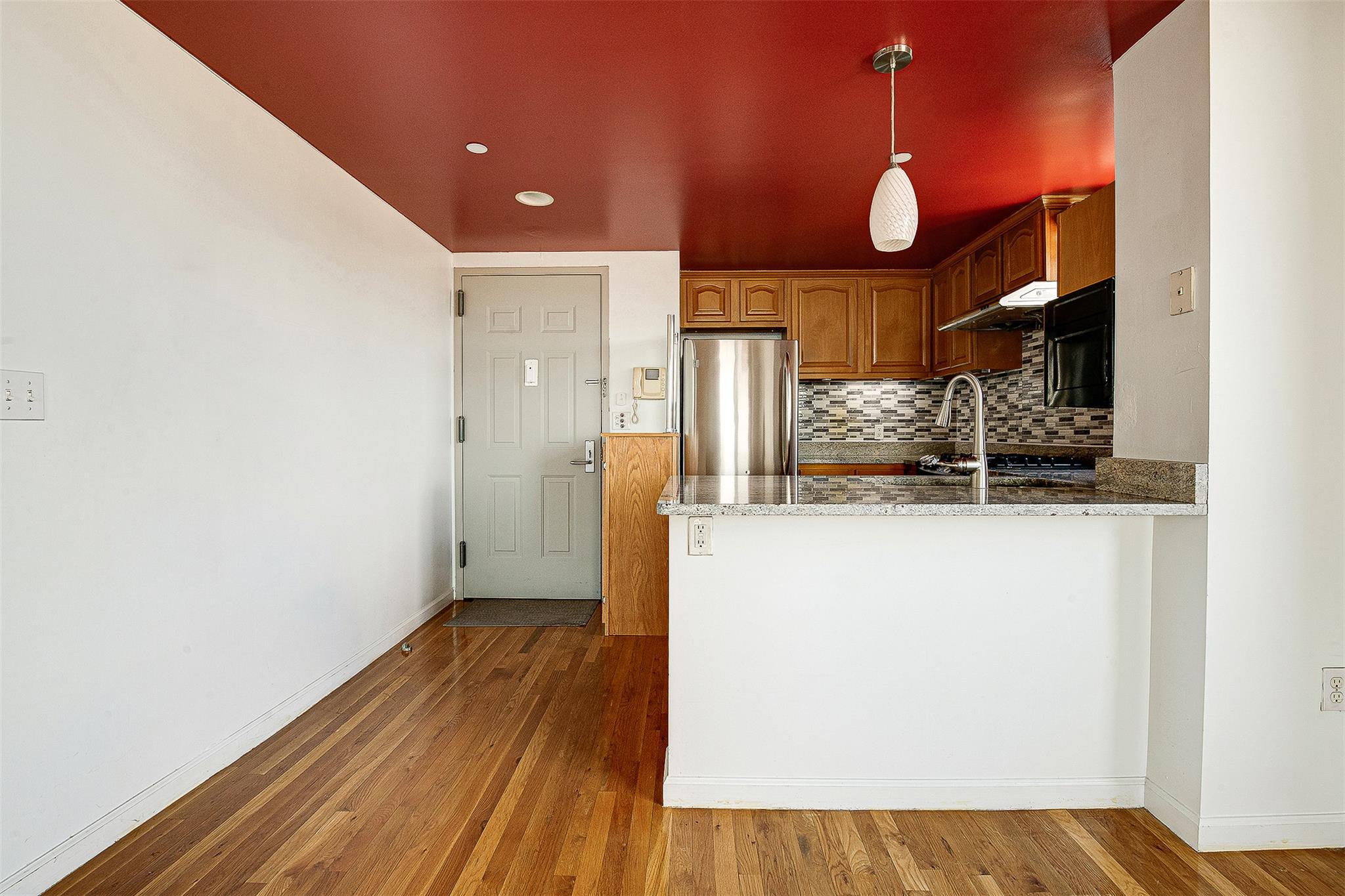 116-24 Grosvenor Lane # 8D, Kew Gardens, NY 11415