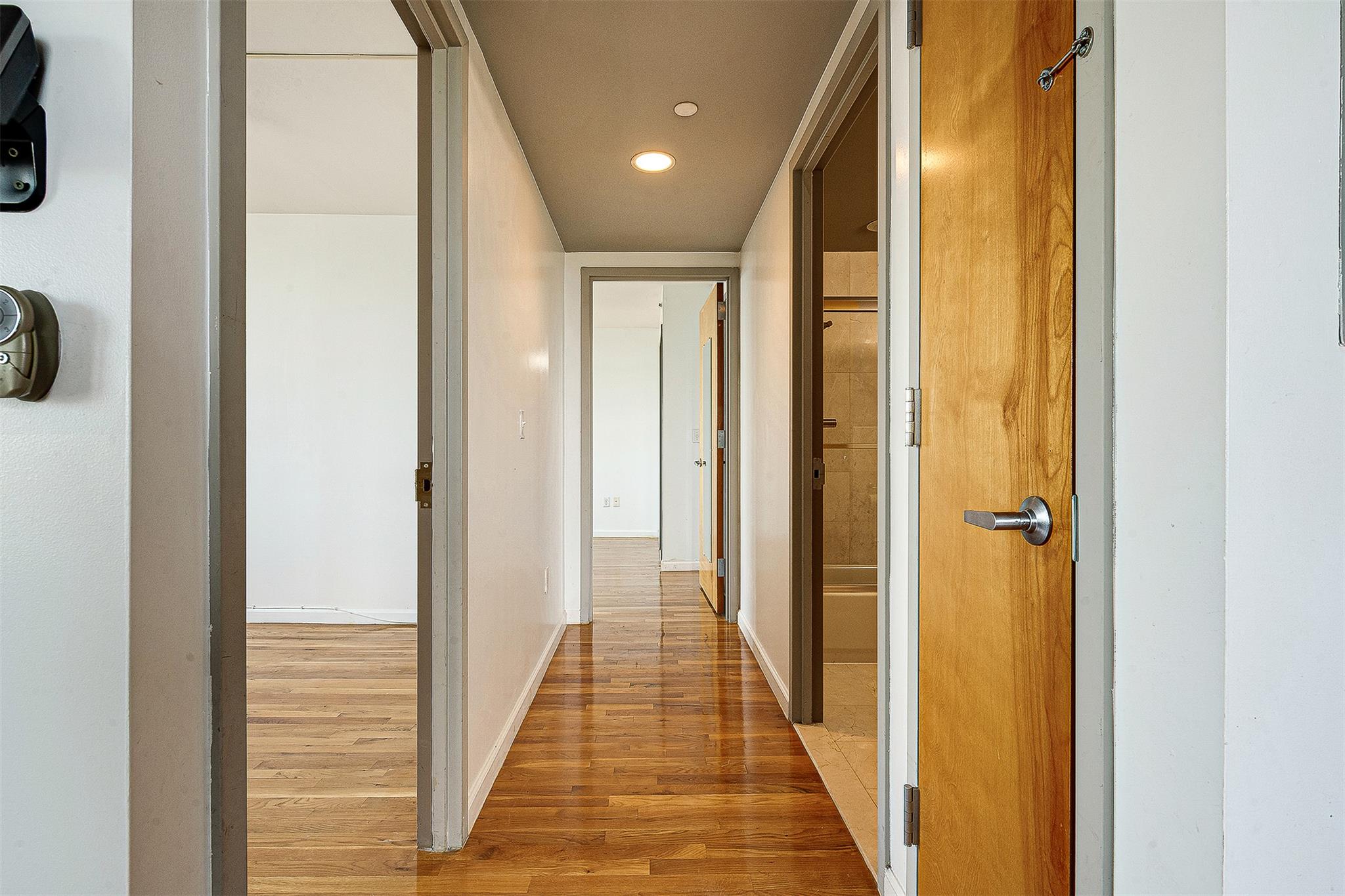 116-24 Grosvenor Lane # 8D, Kew Gardens, NY 11415