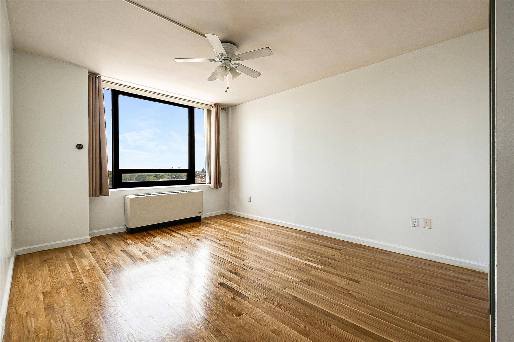 116-24 Grosvenor Lane # 8D, Kew Gardens, NY 11415