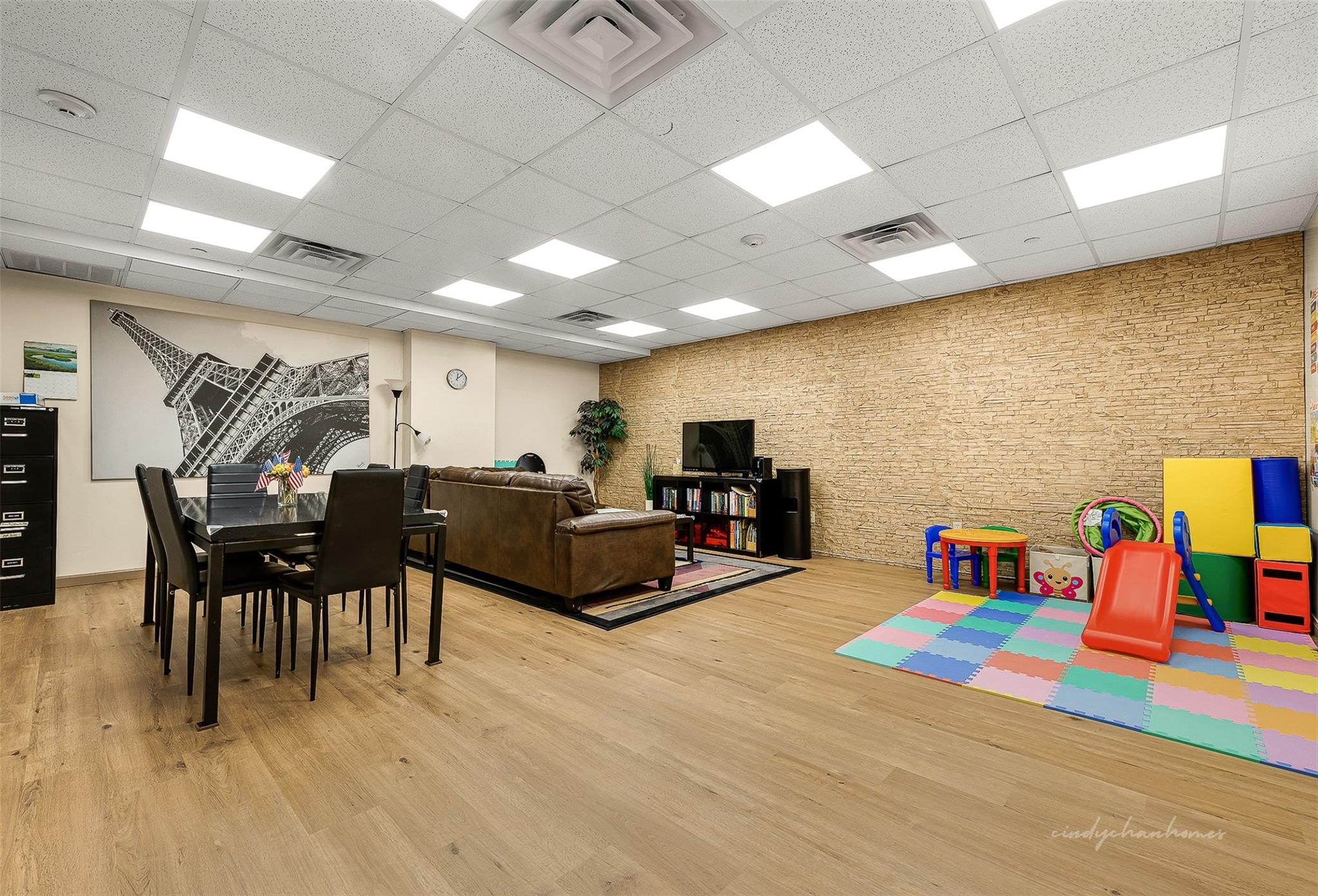 116-24 Grosvenor Lane # 8D, Kew Gardens, NY 11415