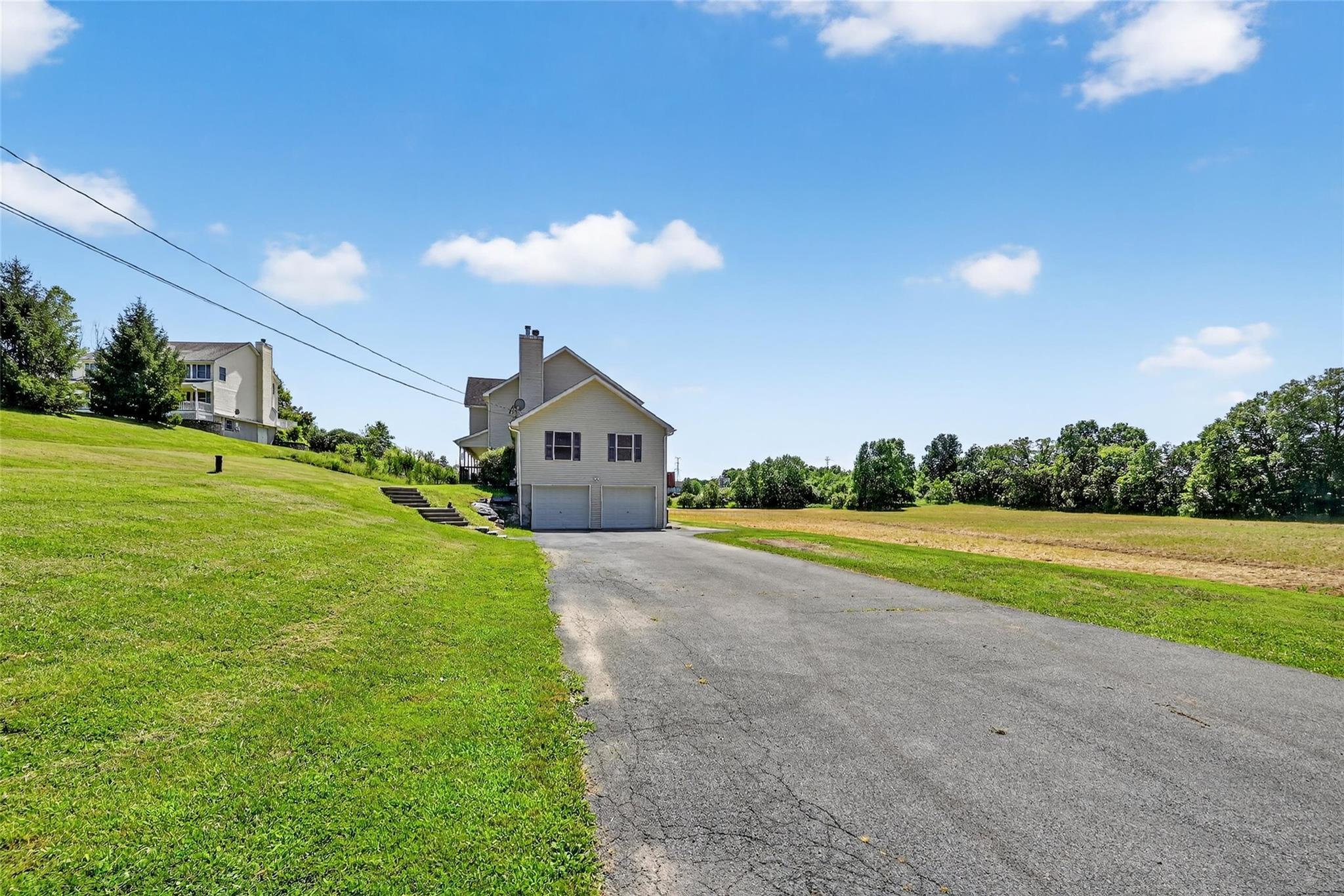 15 Old Dominion Road, Blooming Grove, NY 10914