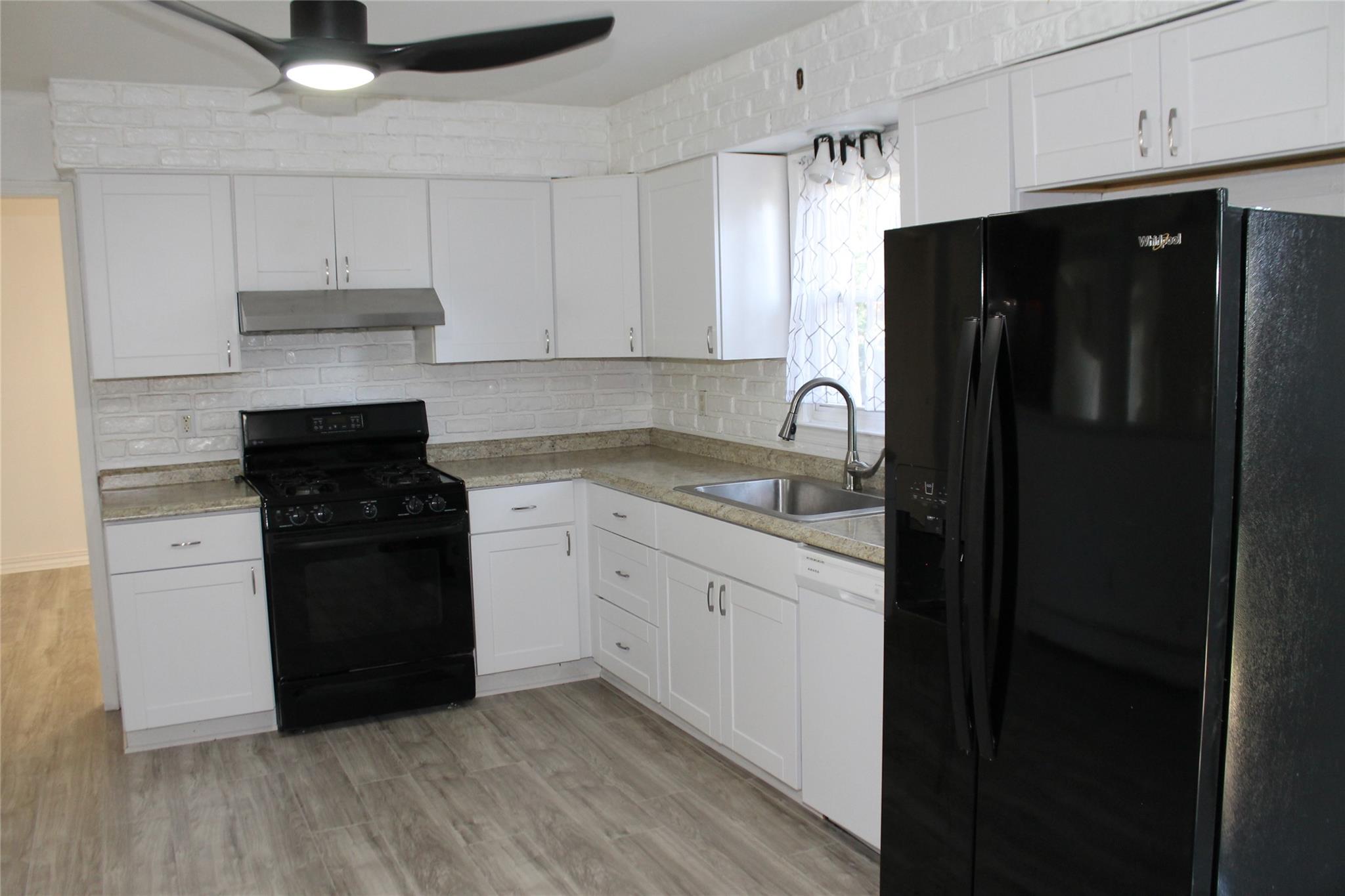 11 Roberts Road, Shirley, NY 11967