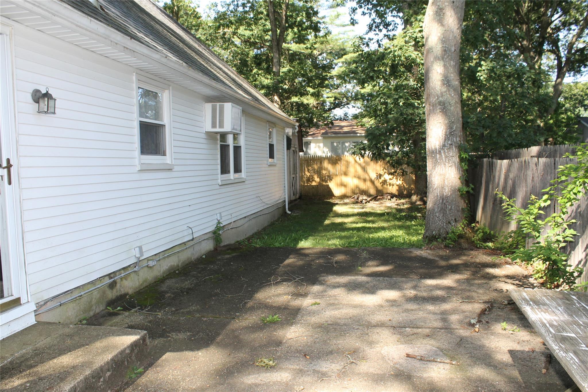 11 Roberts Road, Shirley, NY 11967