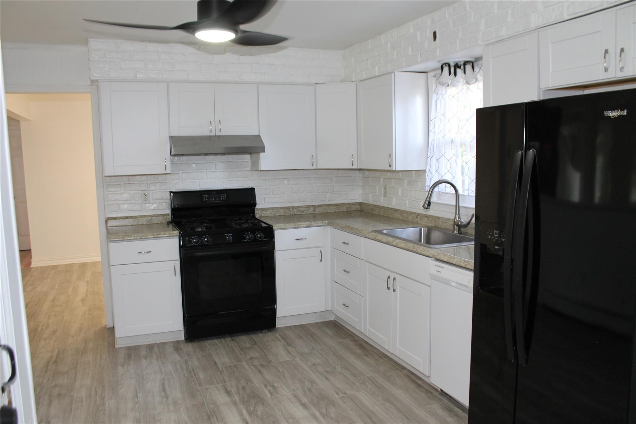 11 Roberts Road, Shirley, NY 11967