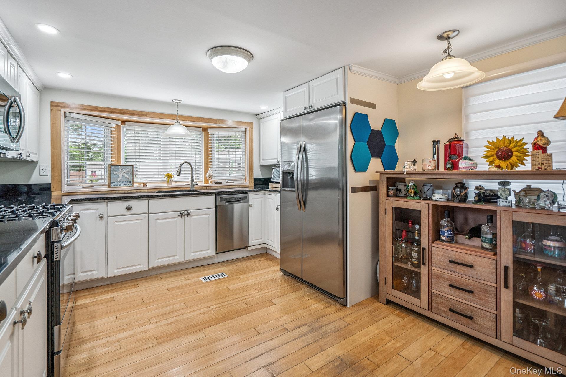 20 Betsy Ross Drive, Bohemia, NY 11716