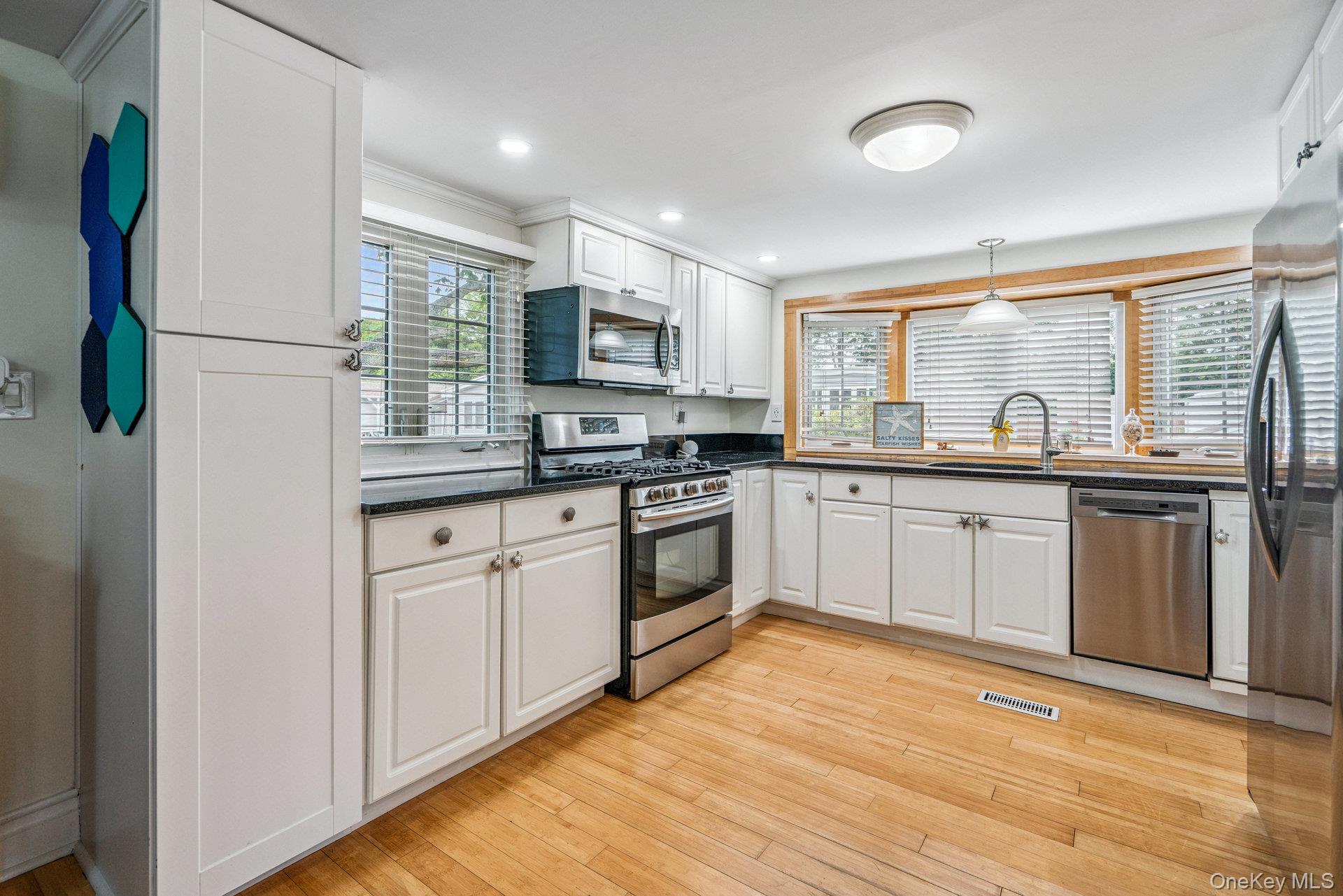 20 Betsy Ross Drive, Bohemia, NY 11716